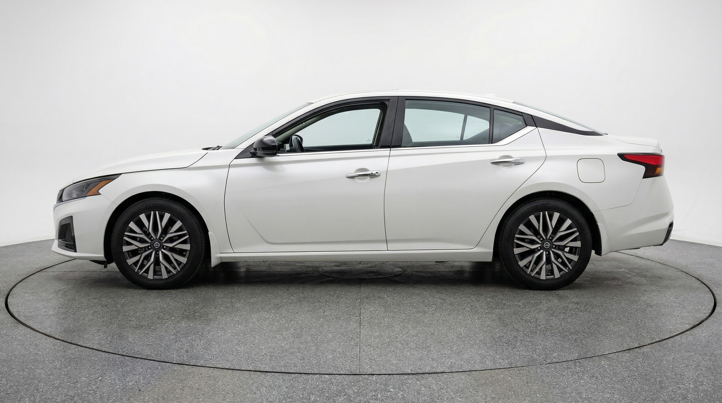 Thumbnail: 2025 Nissan Altima - 4
