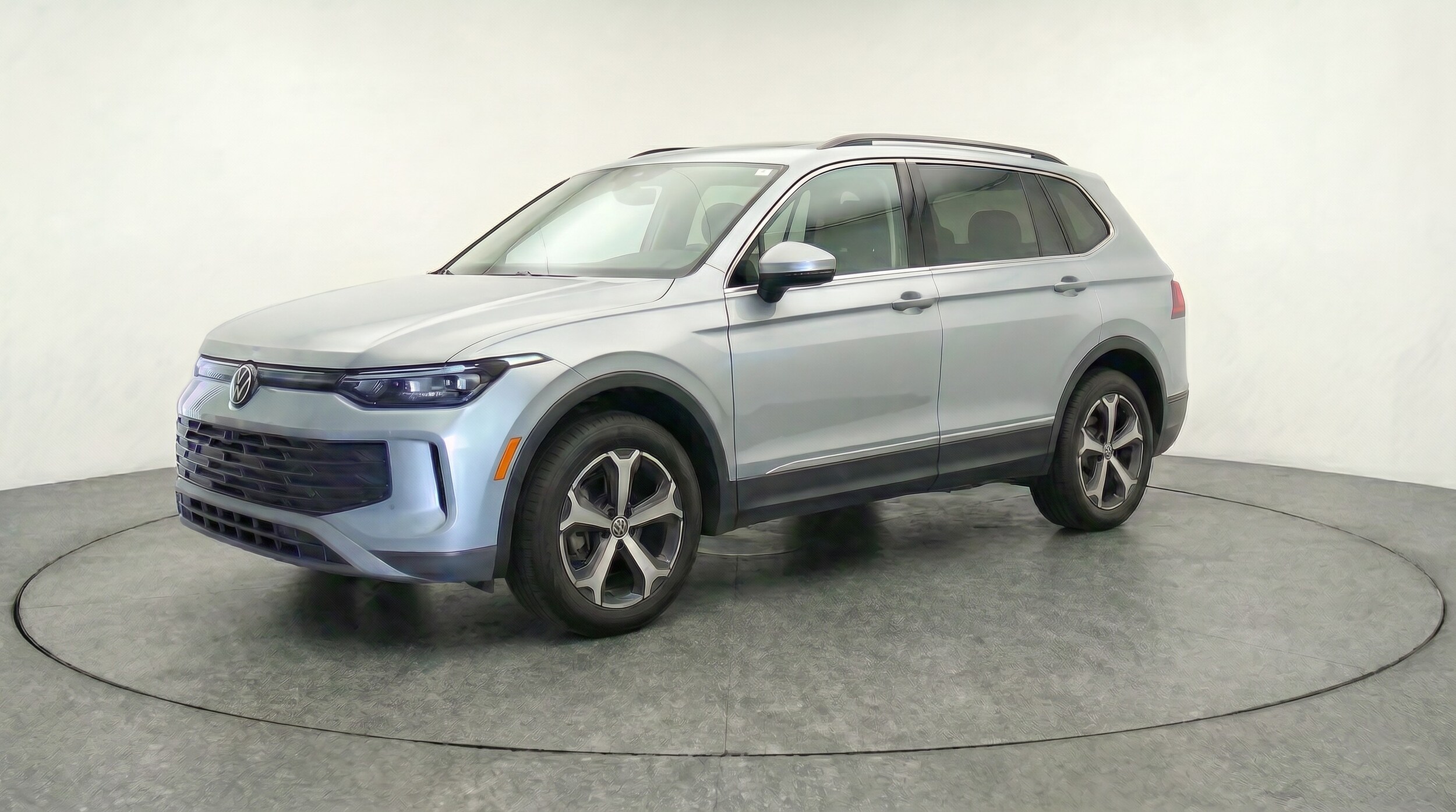 Thumbnail: 2026 Volkswagen Tiguan - 3