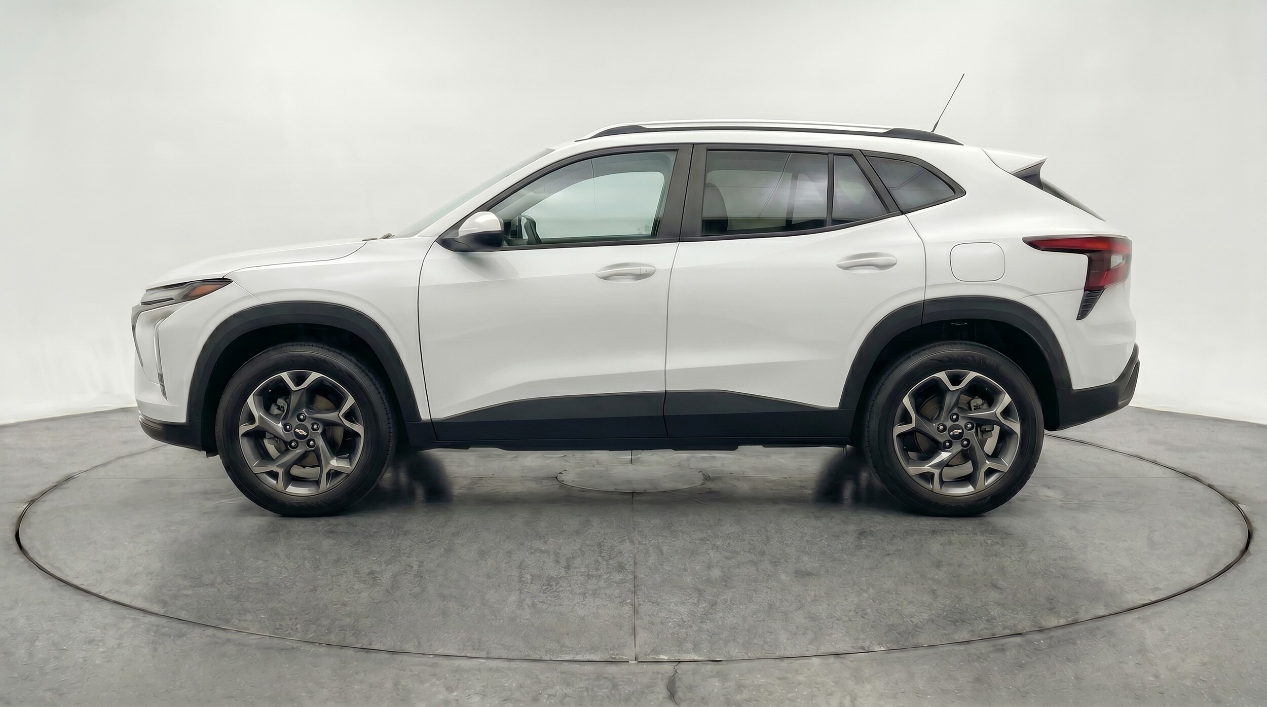 Thumbnail: 2025 Chevrolet Trax - 4