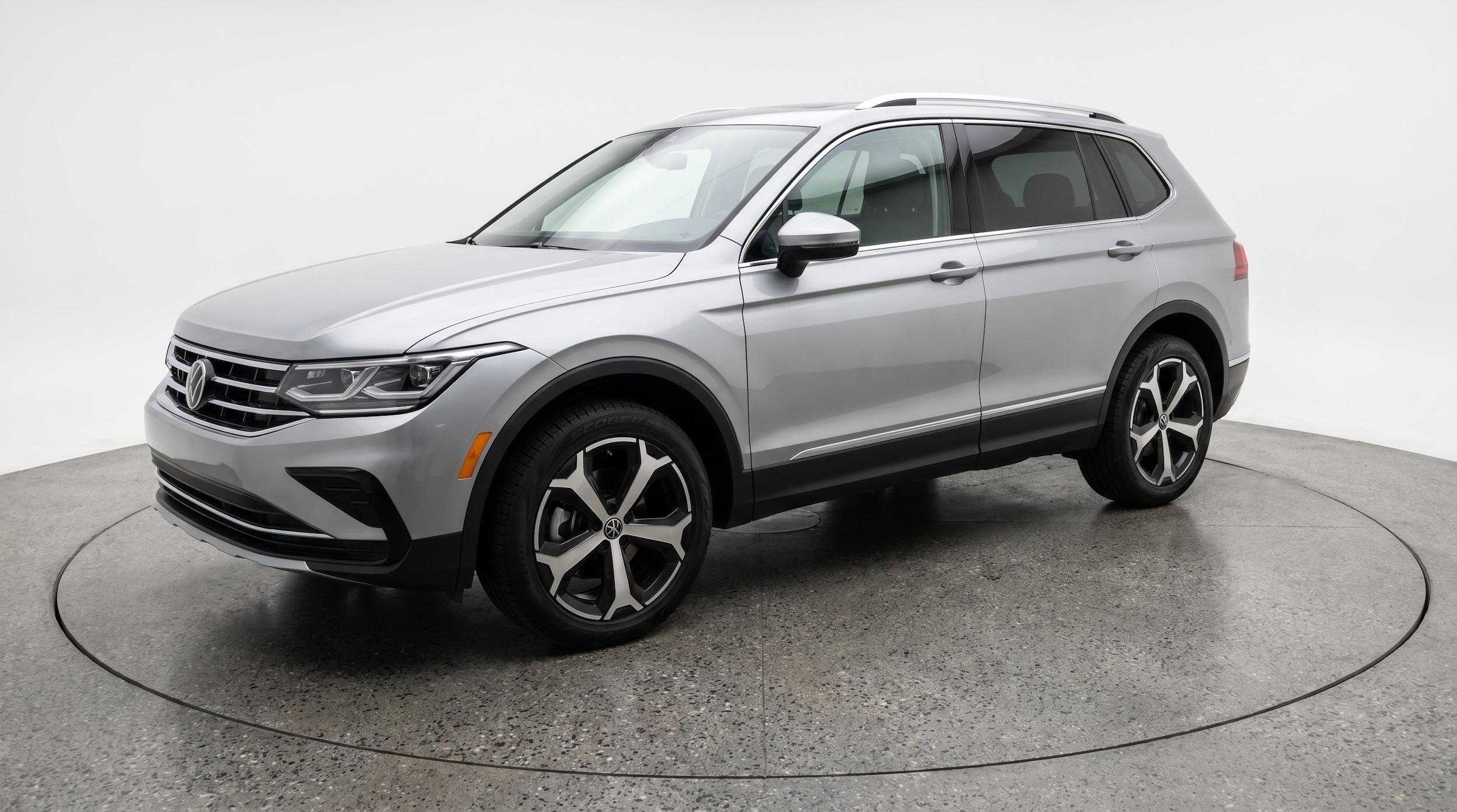 Thumbnail: 2026 Volkswagen Tiguan - 3