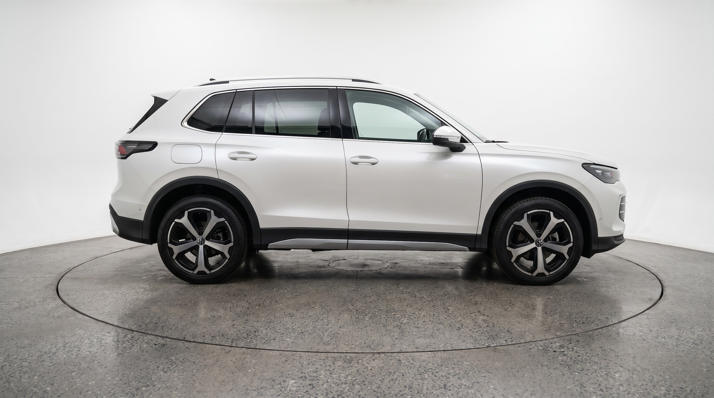 Thumbnail: 2026 Volkswagen Tiguan - 8