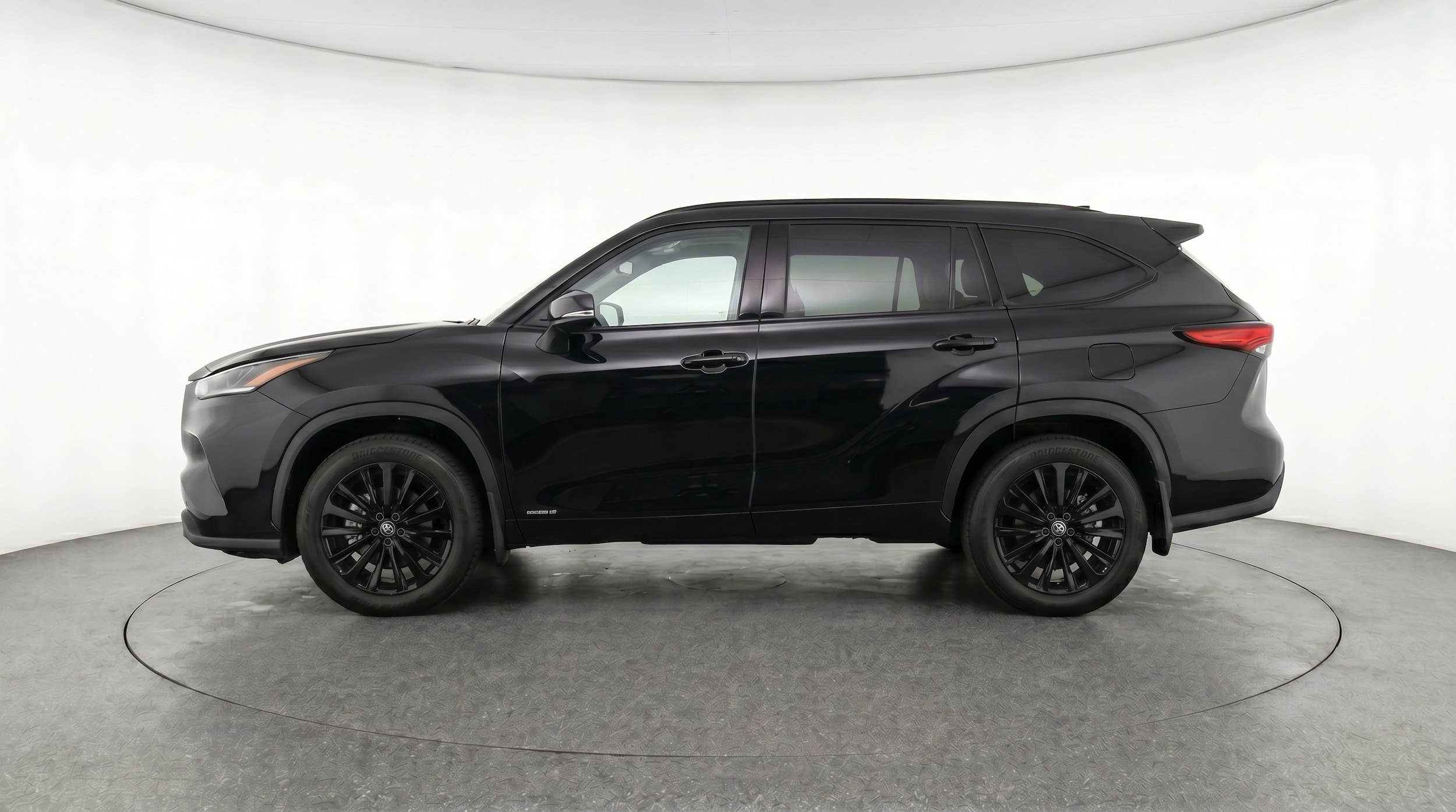 Thumbnail: 2025 Toyota Highlander - 4
