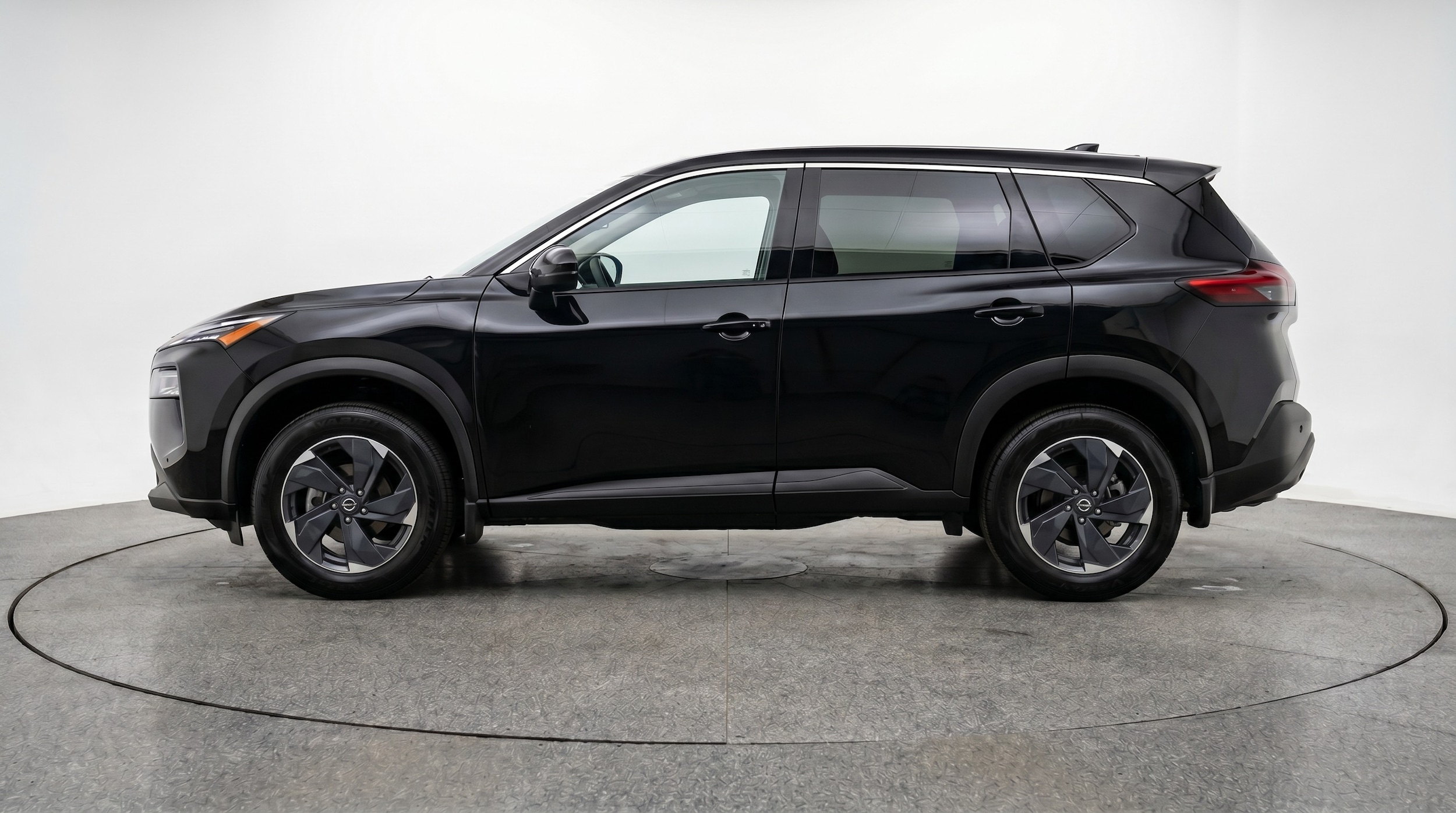 Thumbnail: 2025 Nissan Rogue - 4
