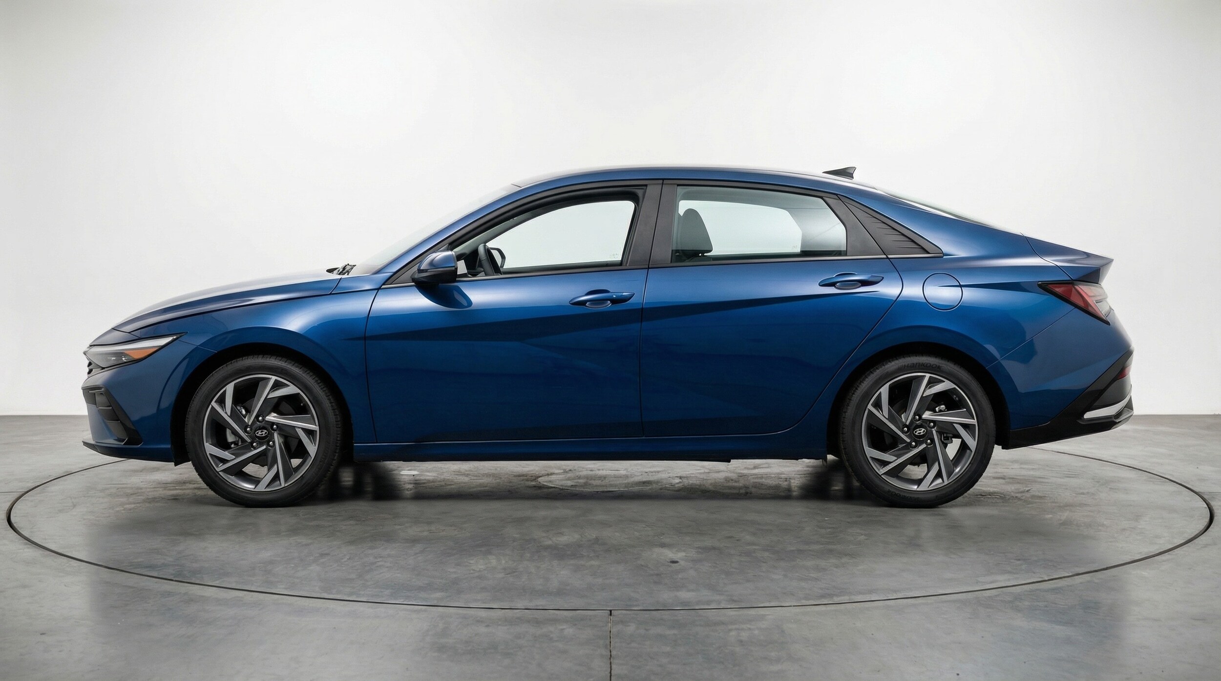 Thumbnail: 2025 Hyundai Elantra - 4