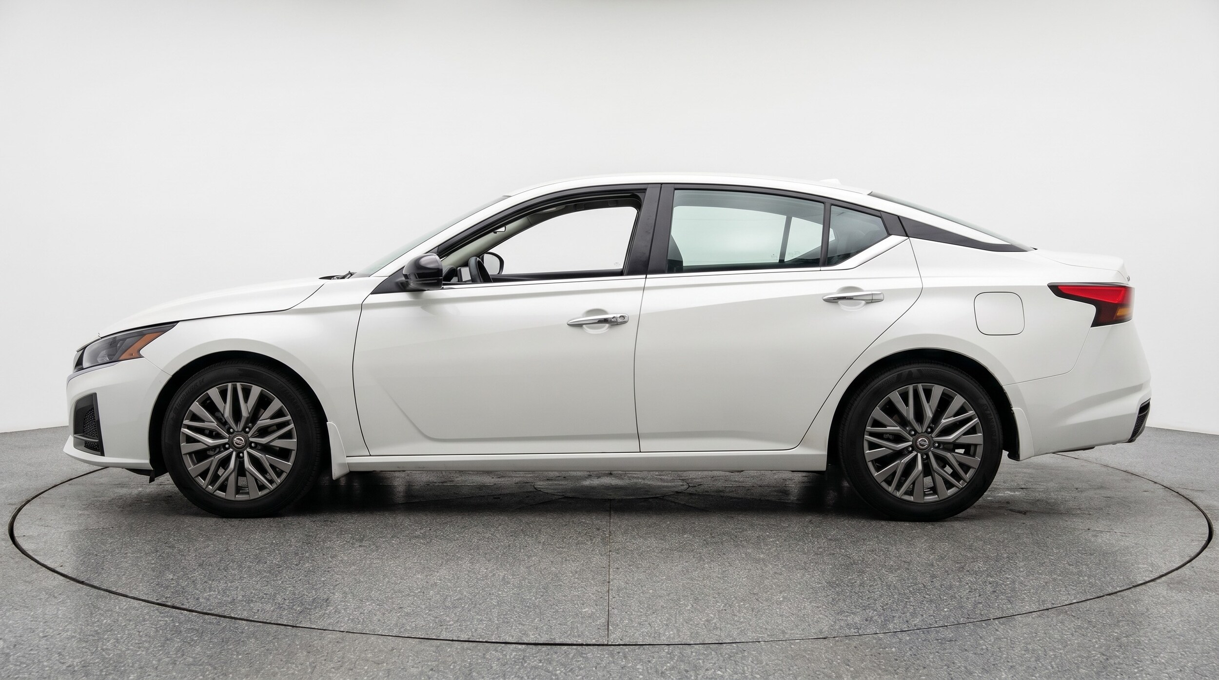 Thumbnail: 2025 Nissan Altima - 4