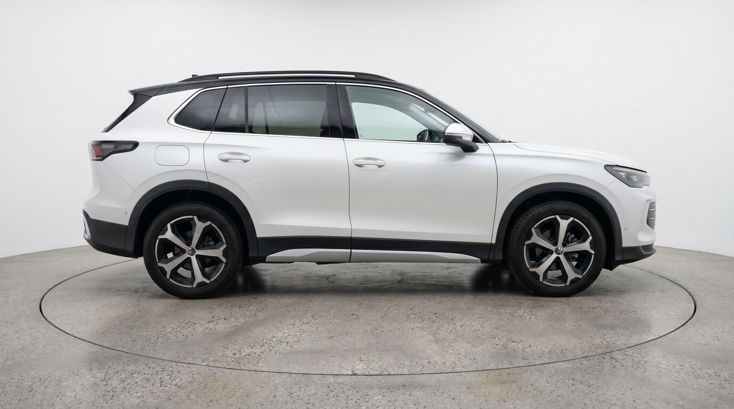 Thumbnail: 2026 Volkswagen Tiguan - 8