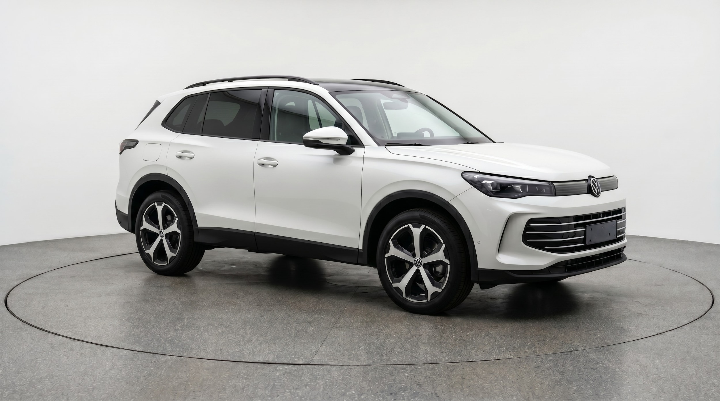 Thumbnail: 2026 Volkswagen Tiguan - 1