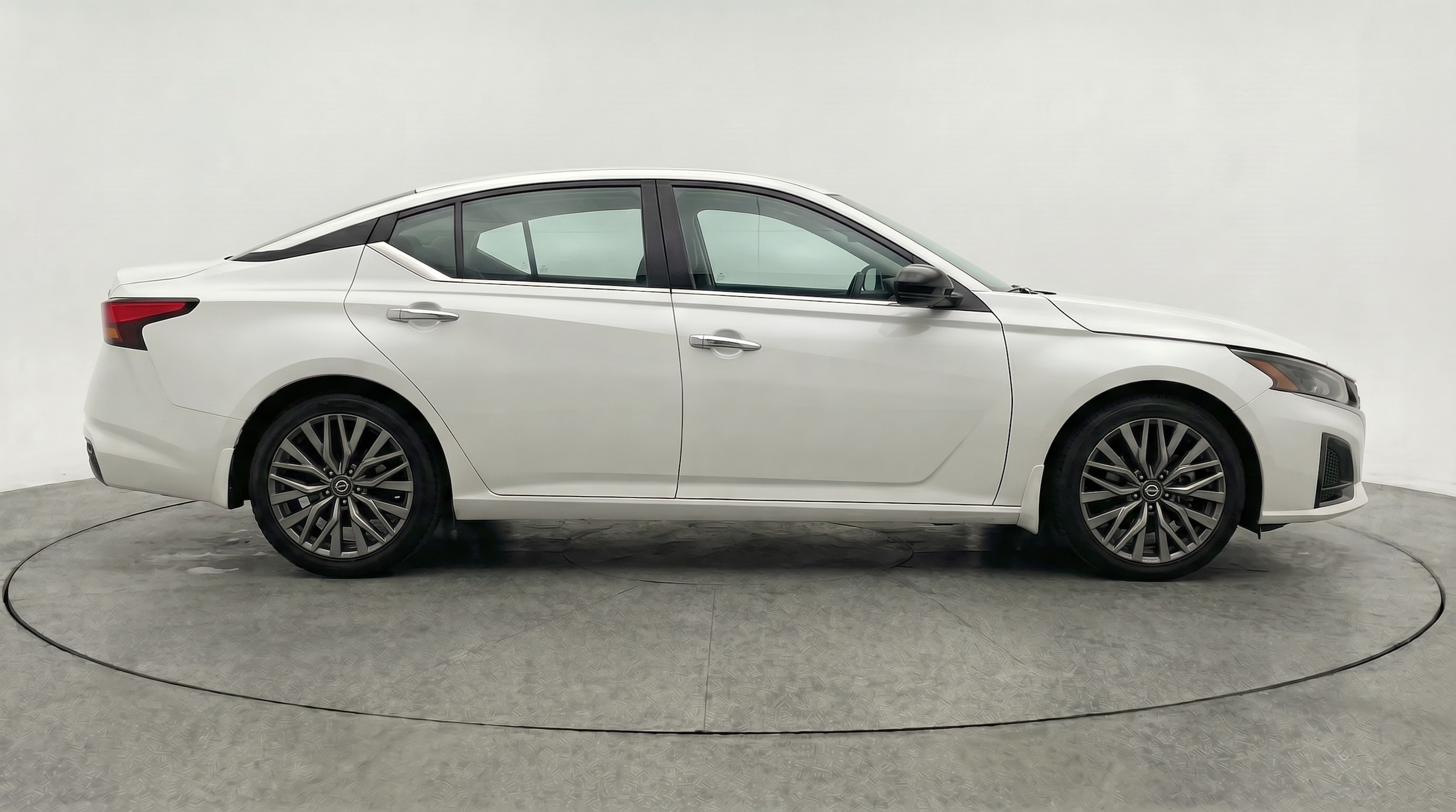 Thumbnail: 2025 Nissan Altima - 8