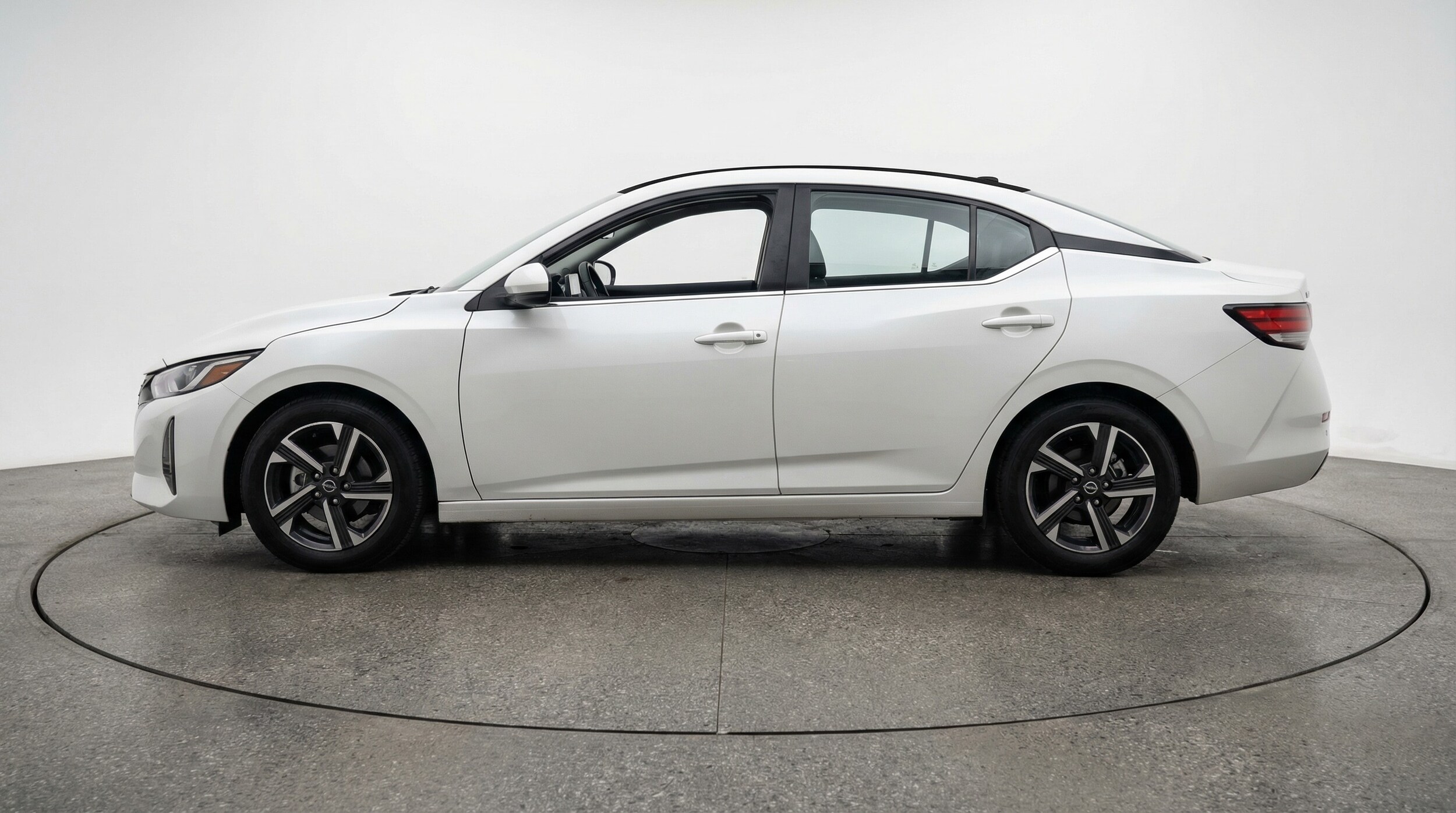 Thumbnail: 2025 Nissan Sentra - 4