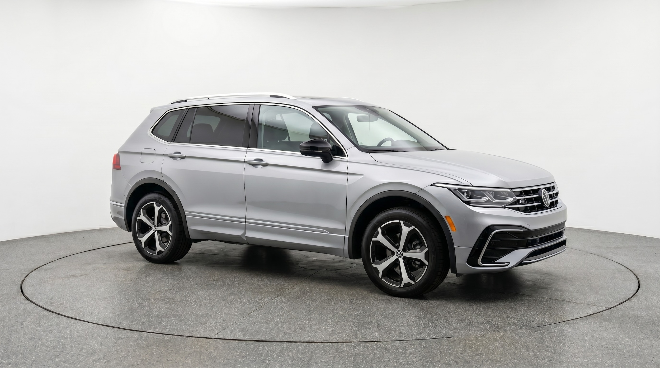 Thumbnail: 2026 Volkswagen Tiguan - 1
