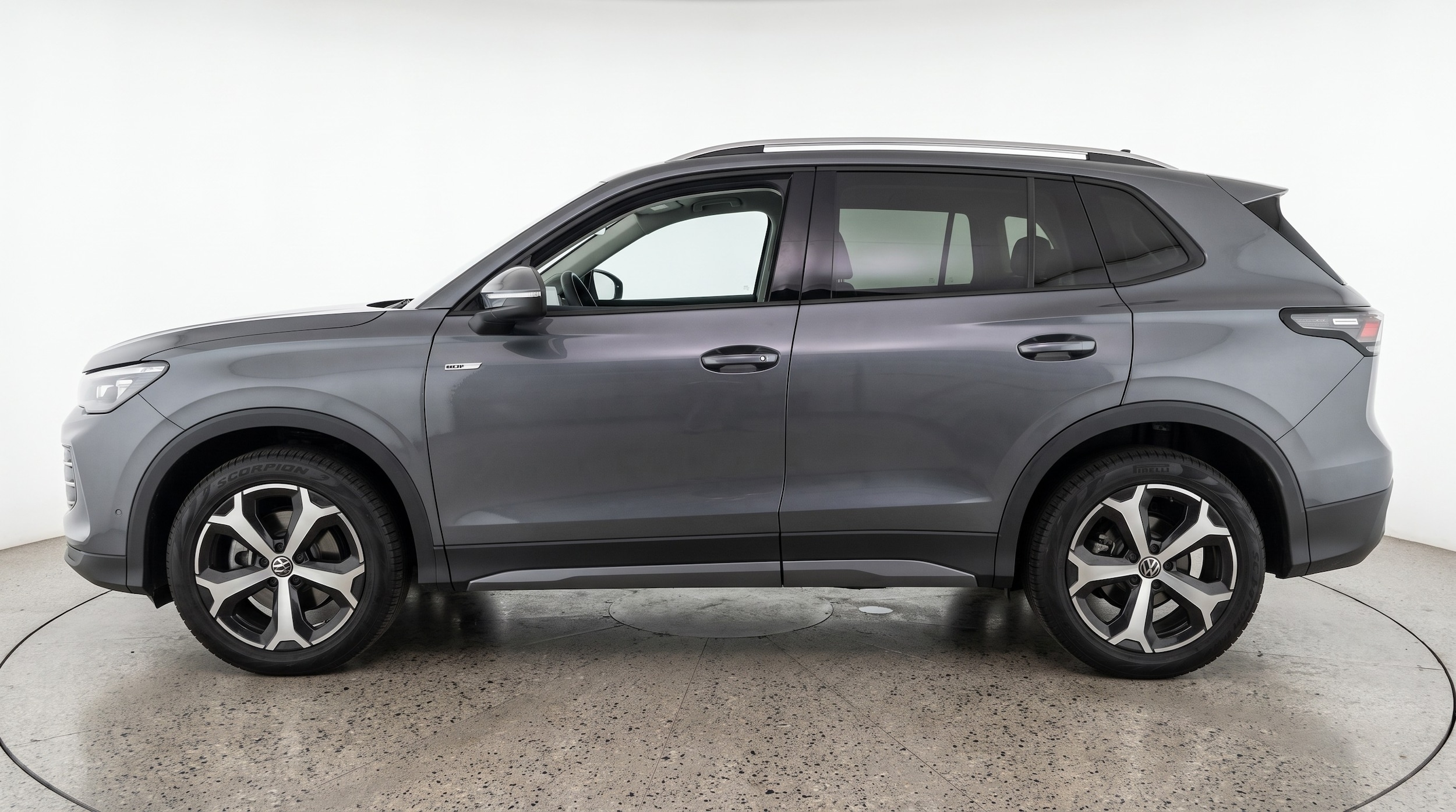 Thumbnail: 2026 Volkswagen Tiguan - 4