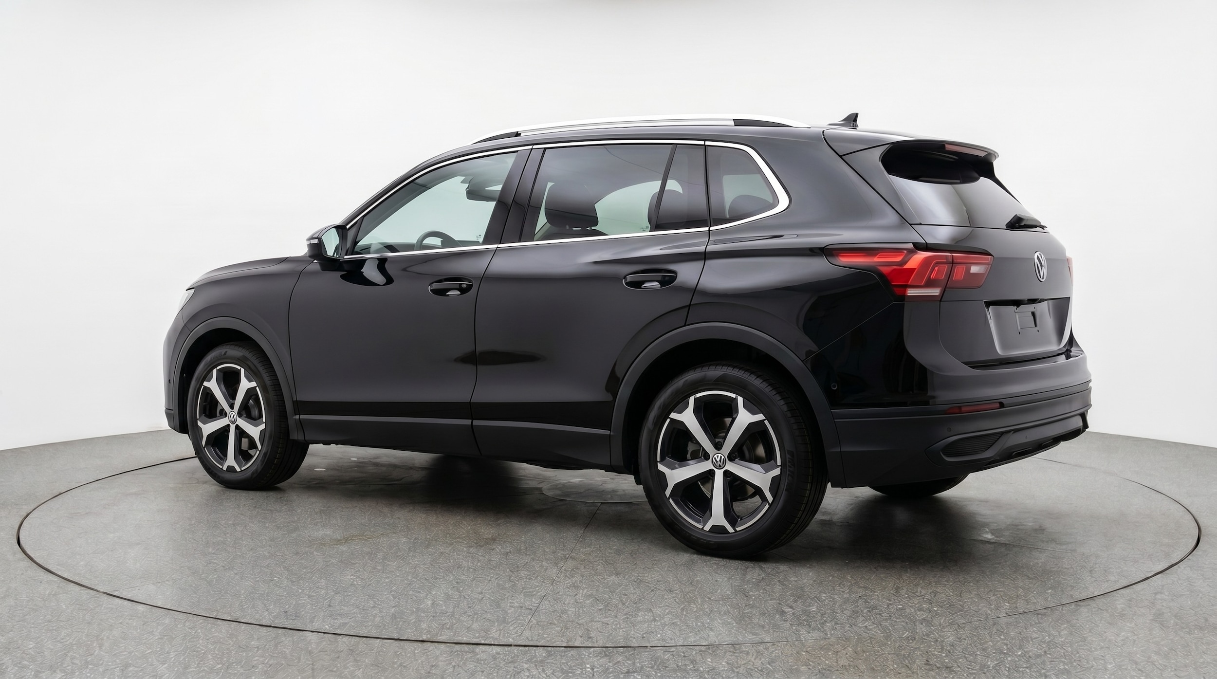 Thumbnail: 2026 Volkswagen Tiguan - 5