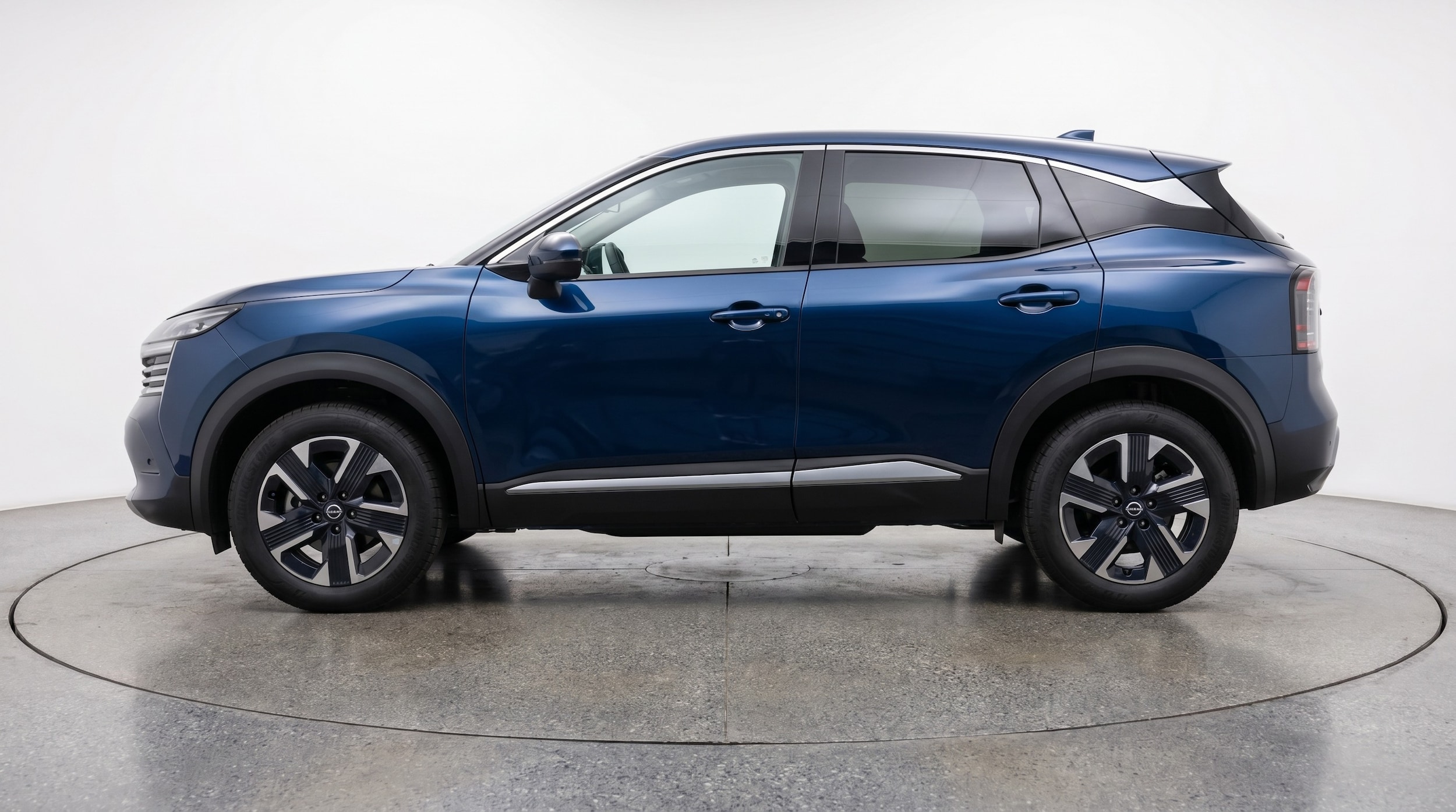 Thumbnail: 2026 Nissan Kicks - 4