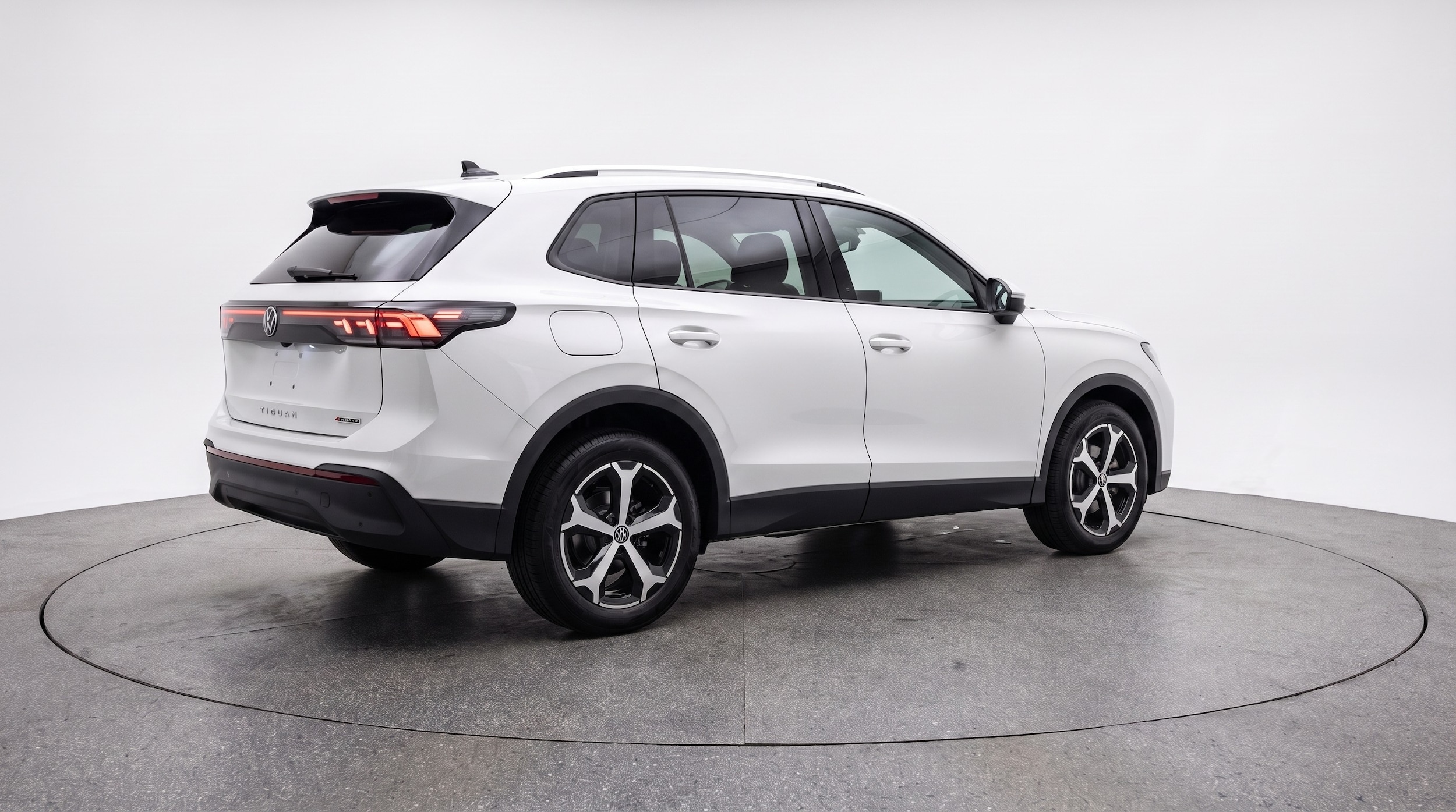 Thumbnail: 2026 Volkswagen Tiguan - 7