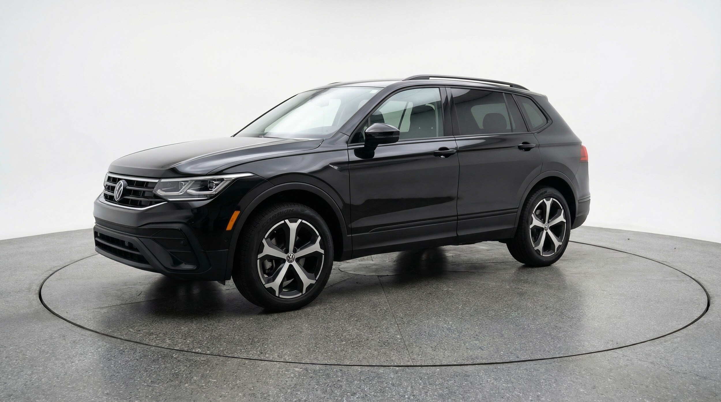 Thumbnail: 2026 Volkswagen Tiguan - 3