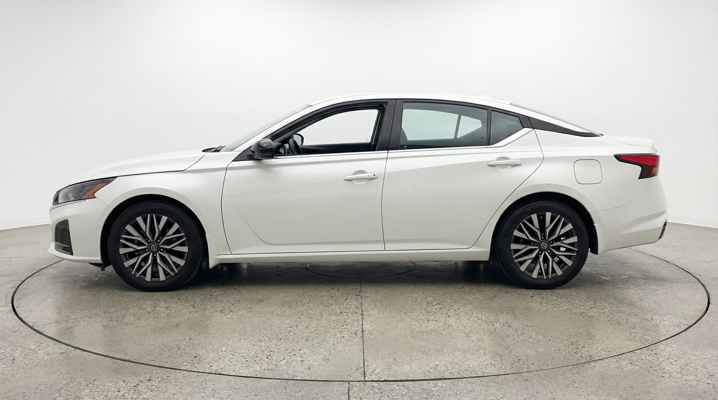Thumbnail: 2025 Nissan Altima - 4