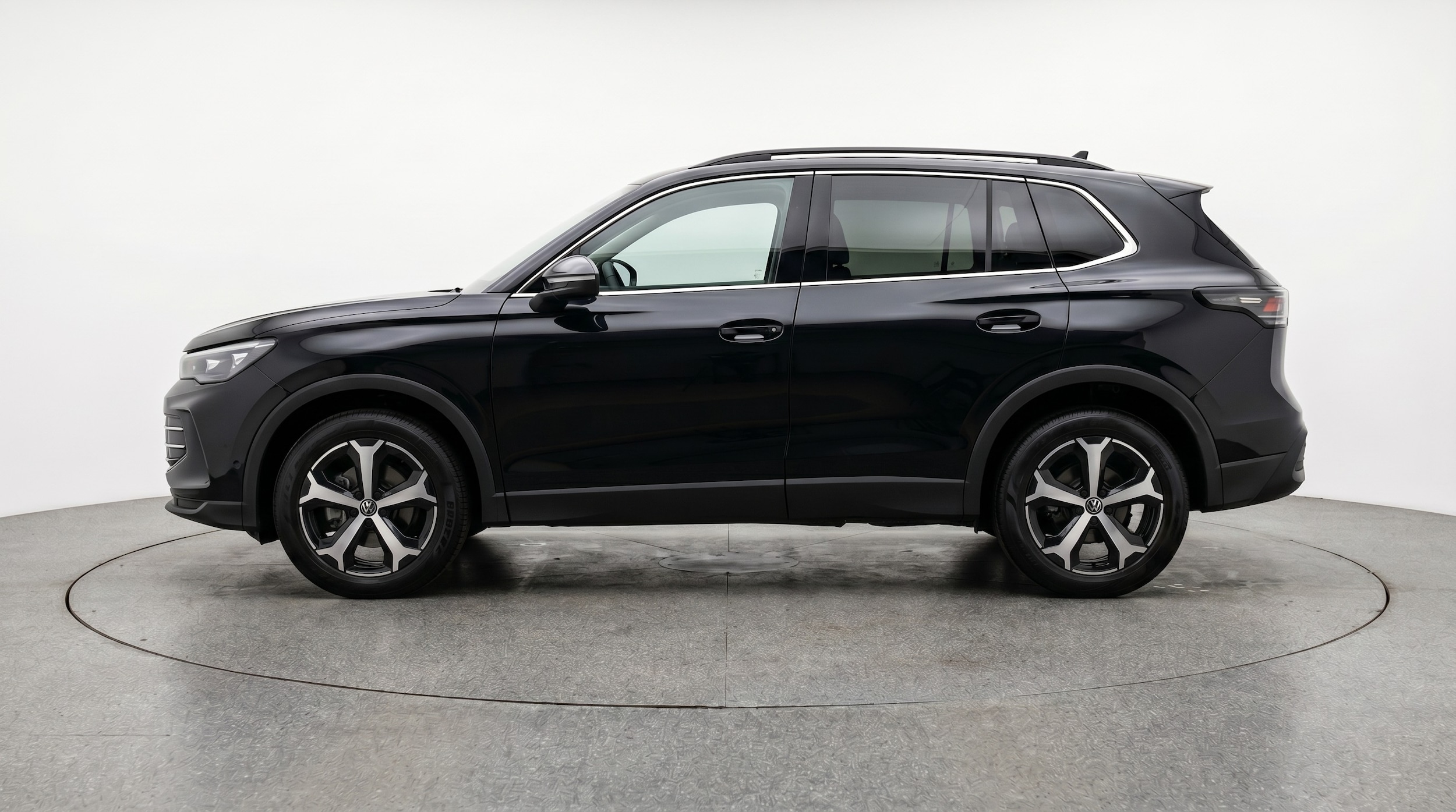 Thumbnail: 2026 Volkswagen Tiguan - 4