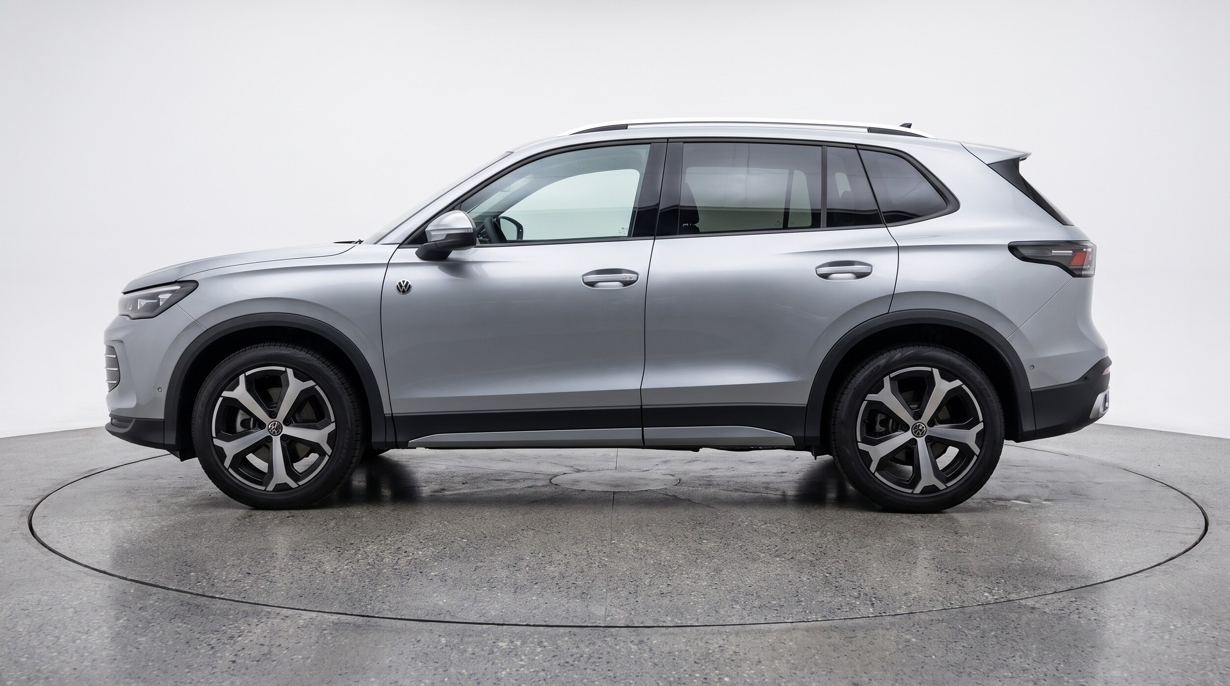 Thumbnail: 2026 Volkswagen Tiguan - 4