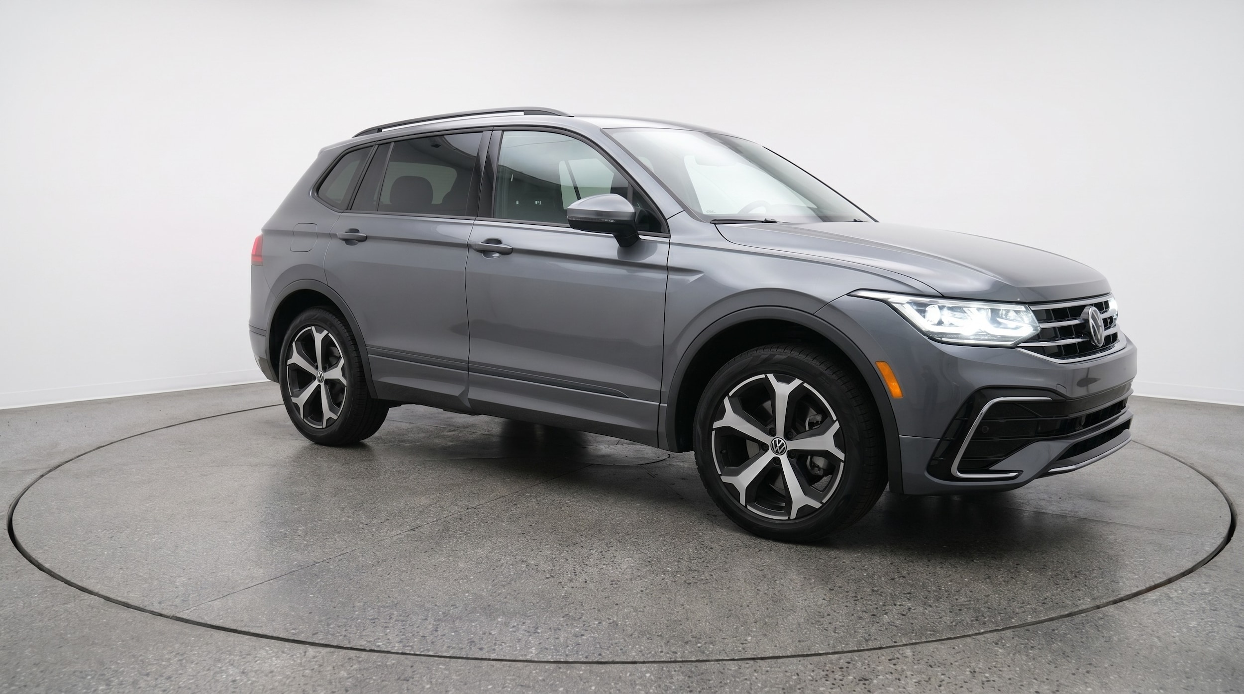 Thumbnail: 2026 Volkswagen Tiguan - 1
