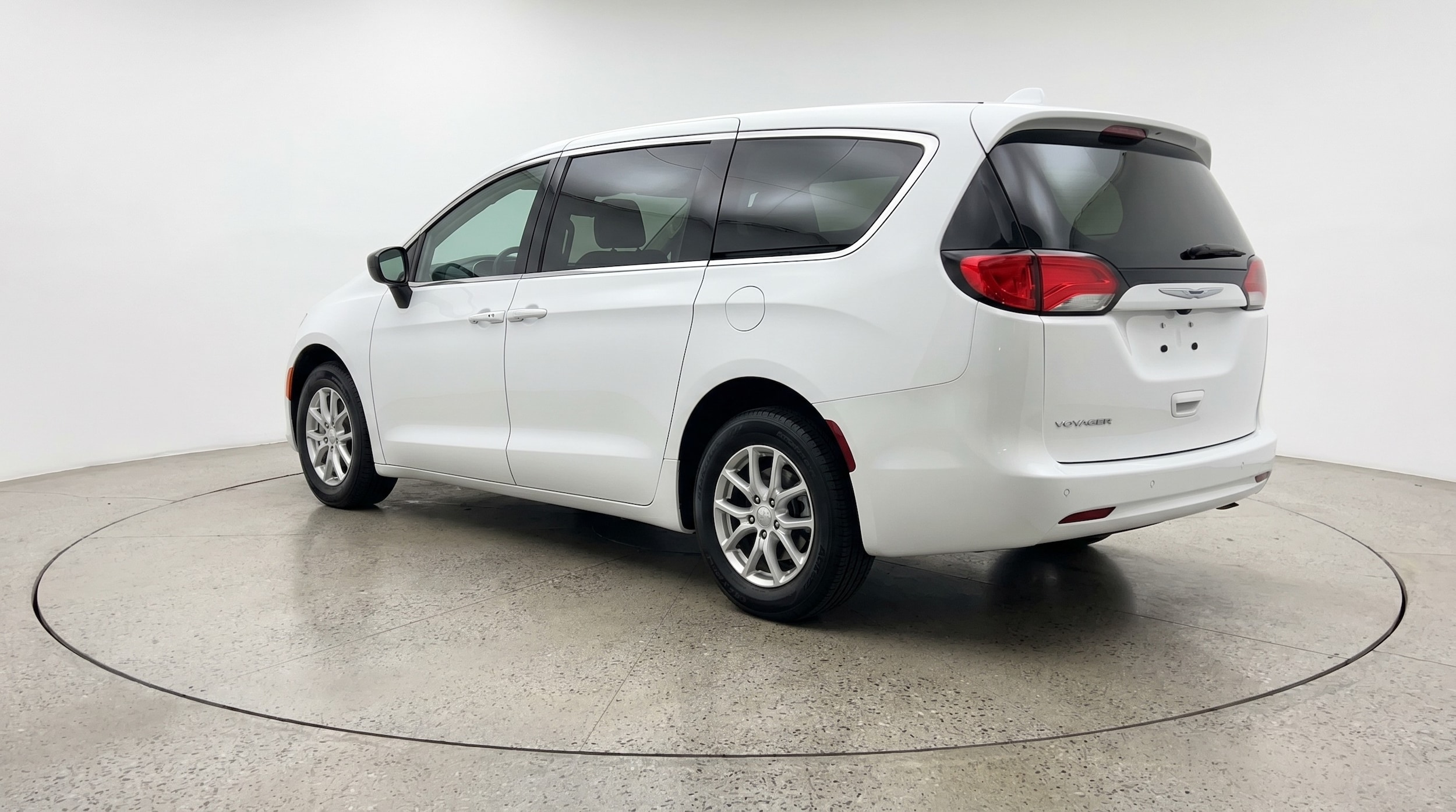 Thumbnail: 2024 Chrysler Voyager - 5