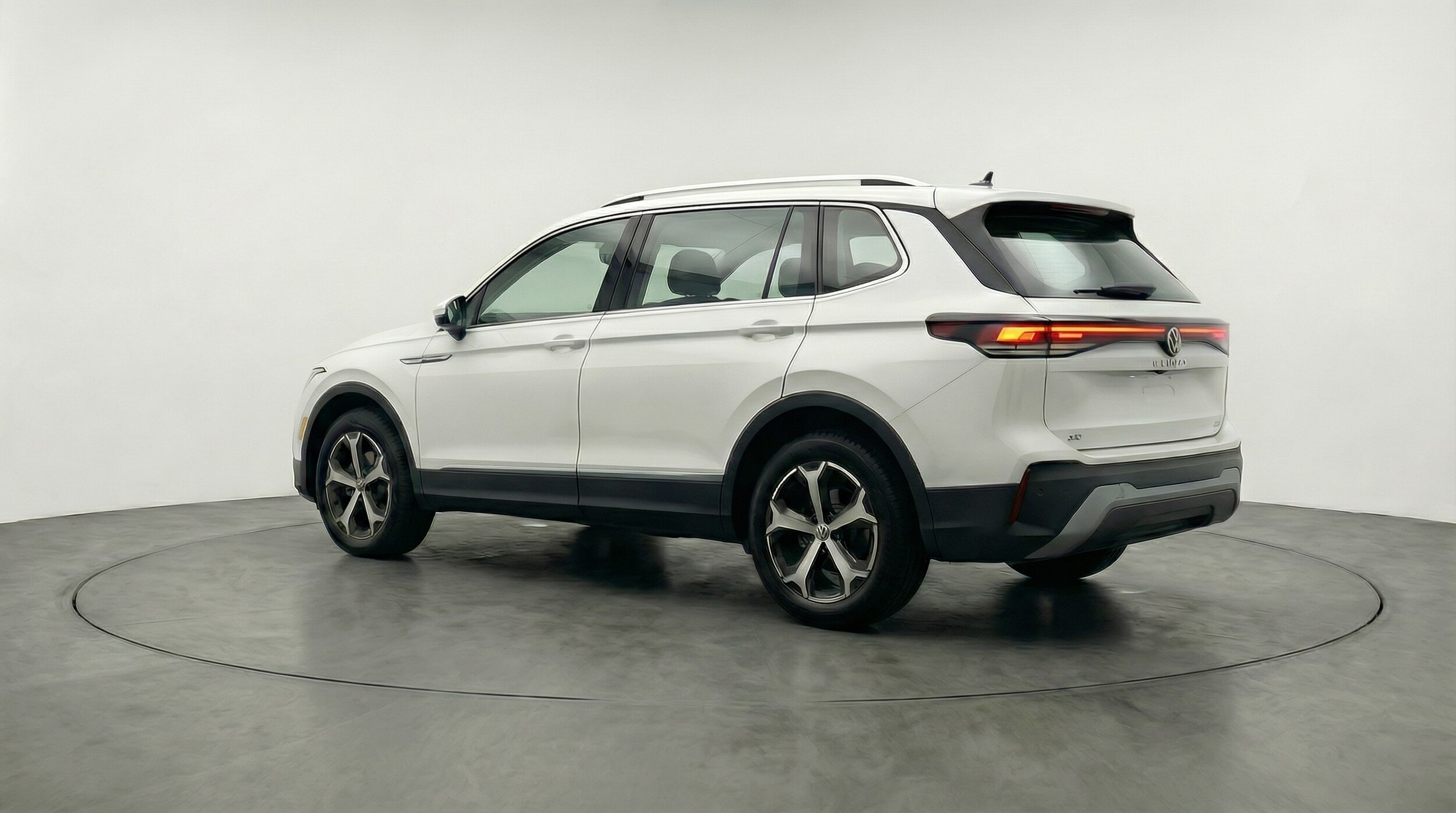 Thumbnail: 2026 Volkswagen Tiguan - 5