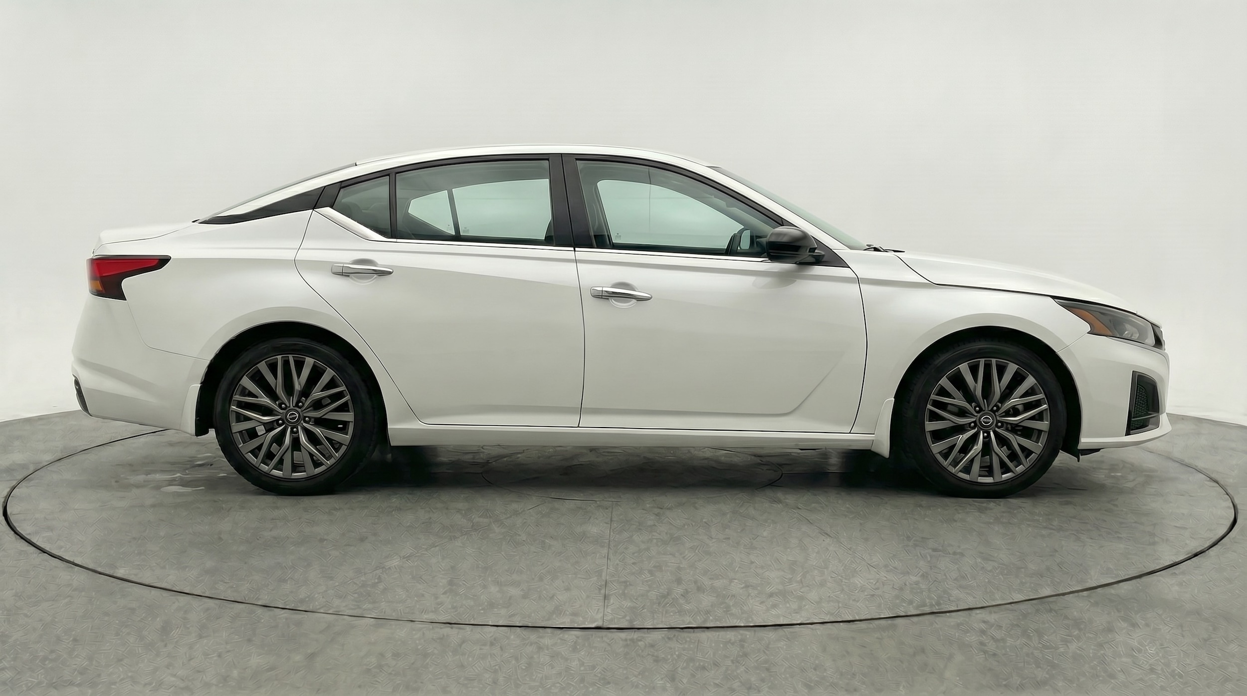 Thumbnail: 2025 Nissan Altima - 8