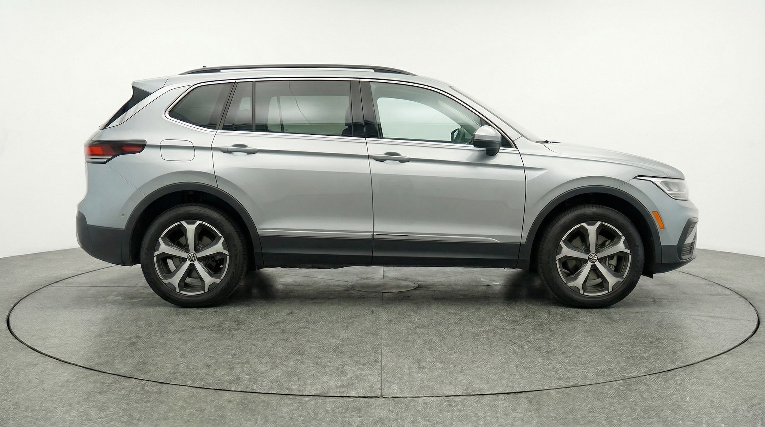 Thumbnail: 2026 Volkswagen Tiguan - 8