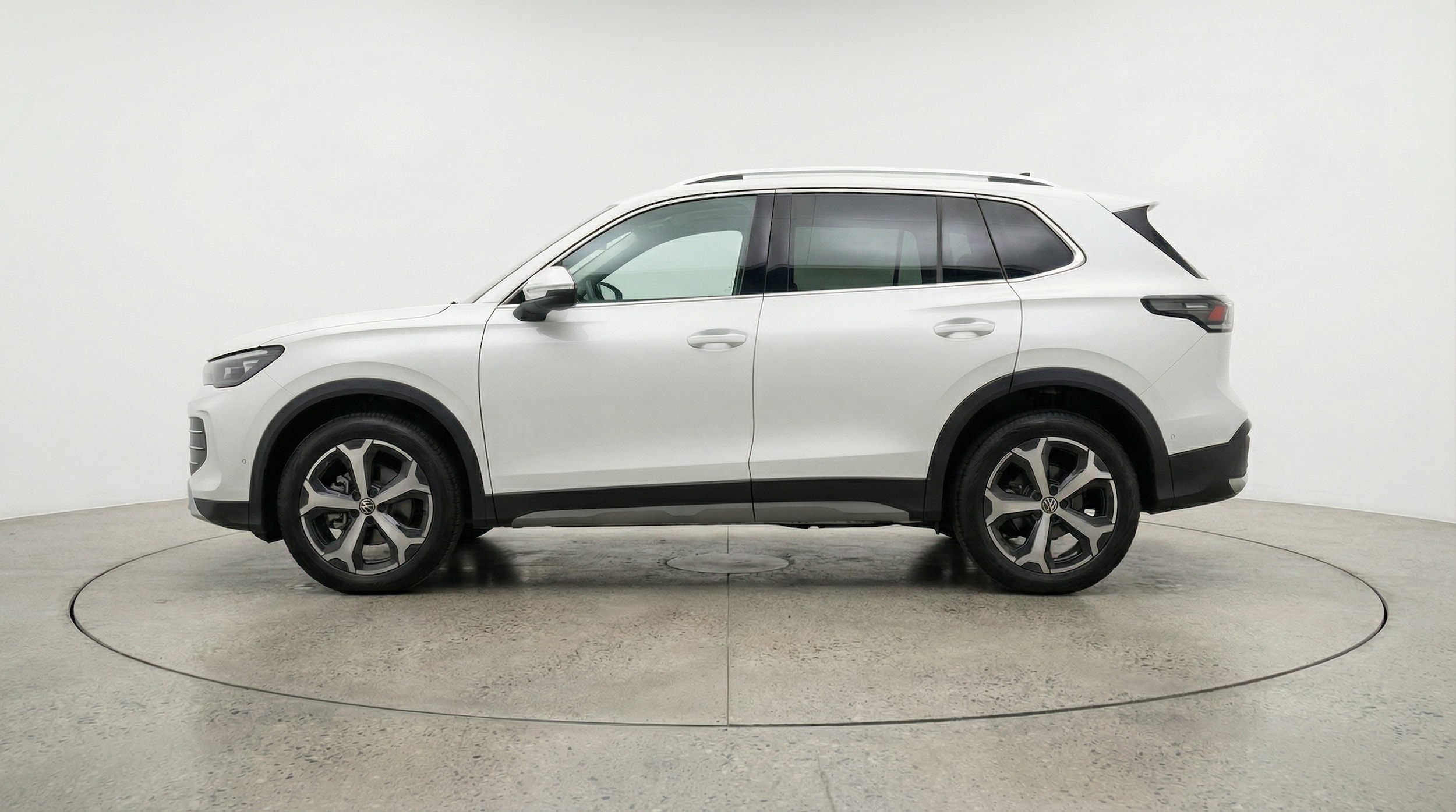 Thumbnail: 2026 Volkswagen Tiguan - 4
