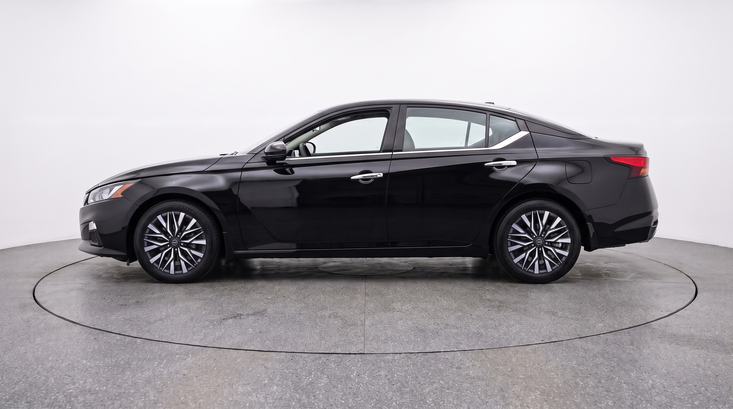 Thumbnail: 2025 Nissan Altima - 4