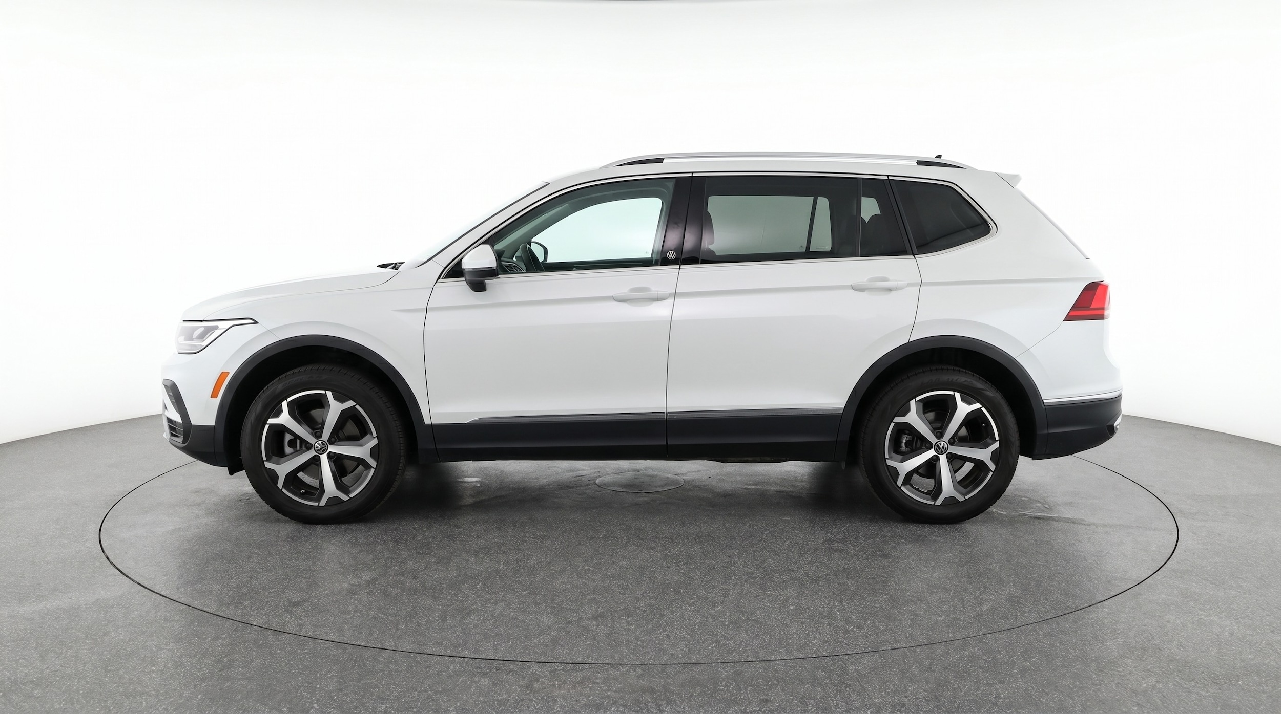 Thumbnail: 2026 Volkswagen Tiguan - 4