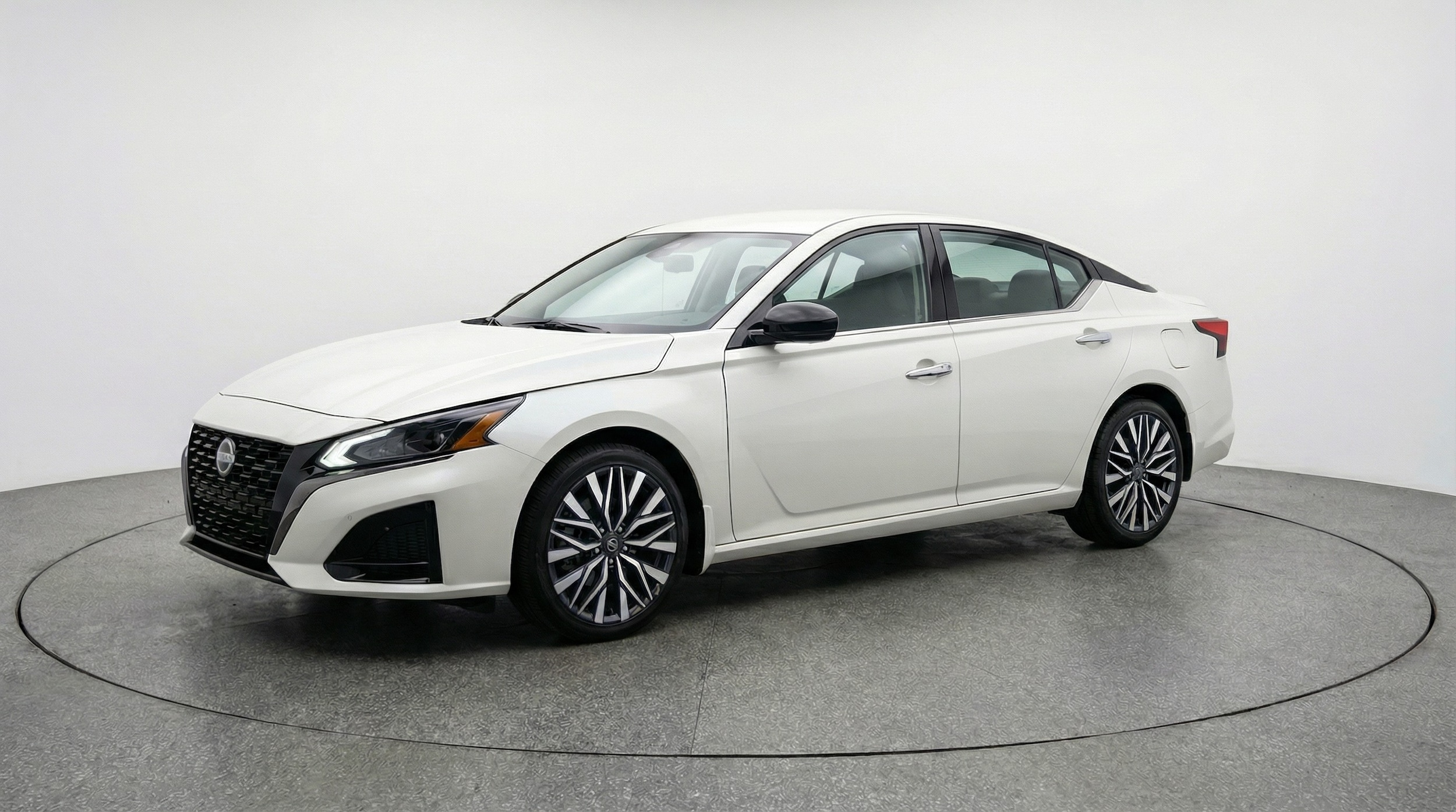 Thumbnail: 2025 Nissan Altima - 3
