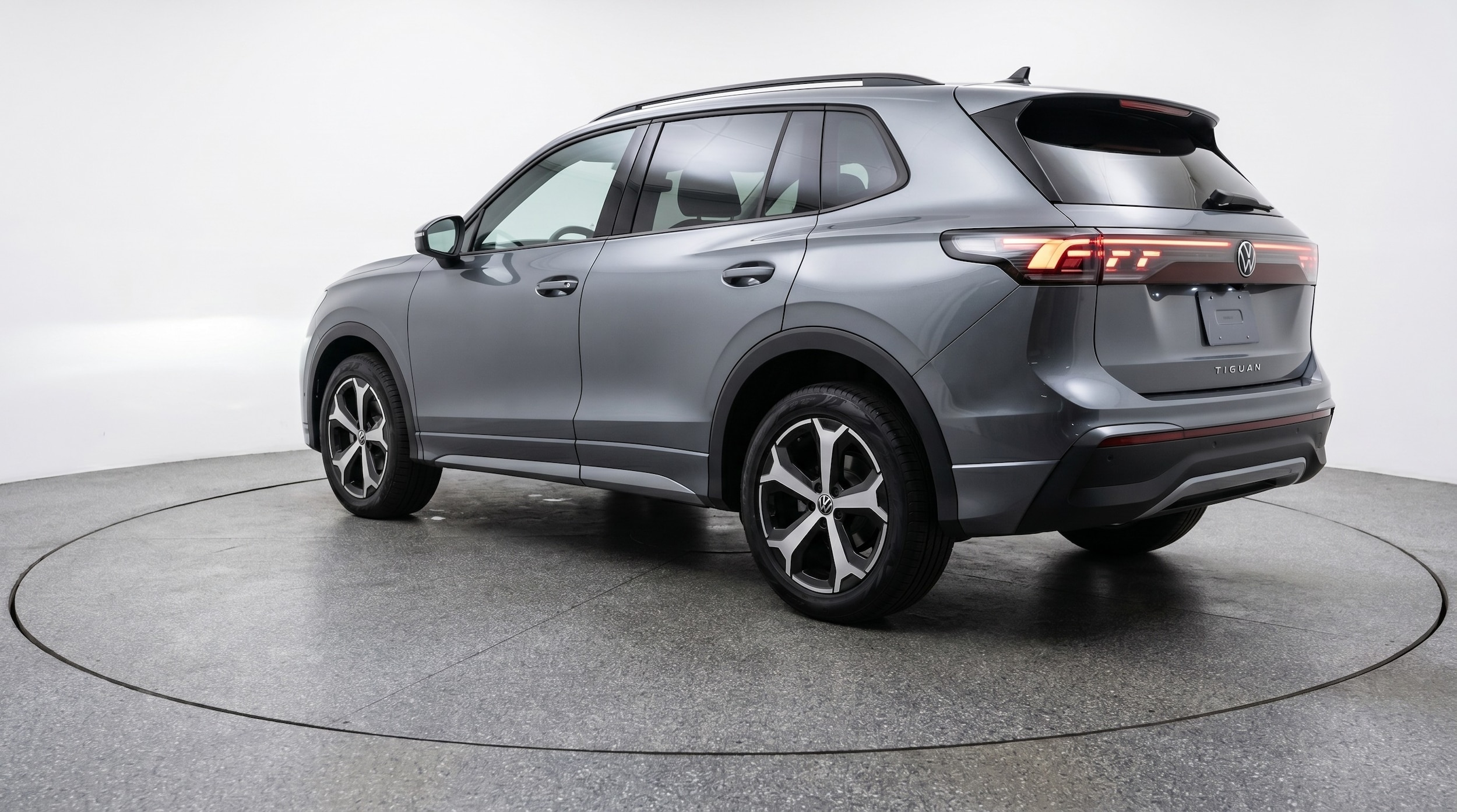 Thumbnail: 2026 Volkswagen Tiguan - 5