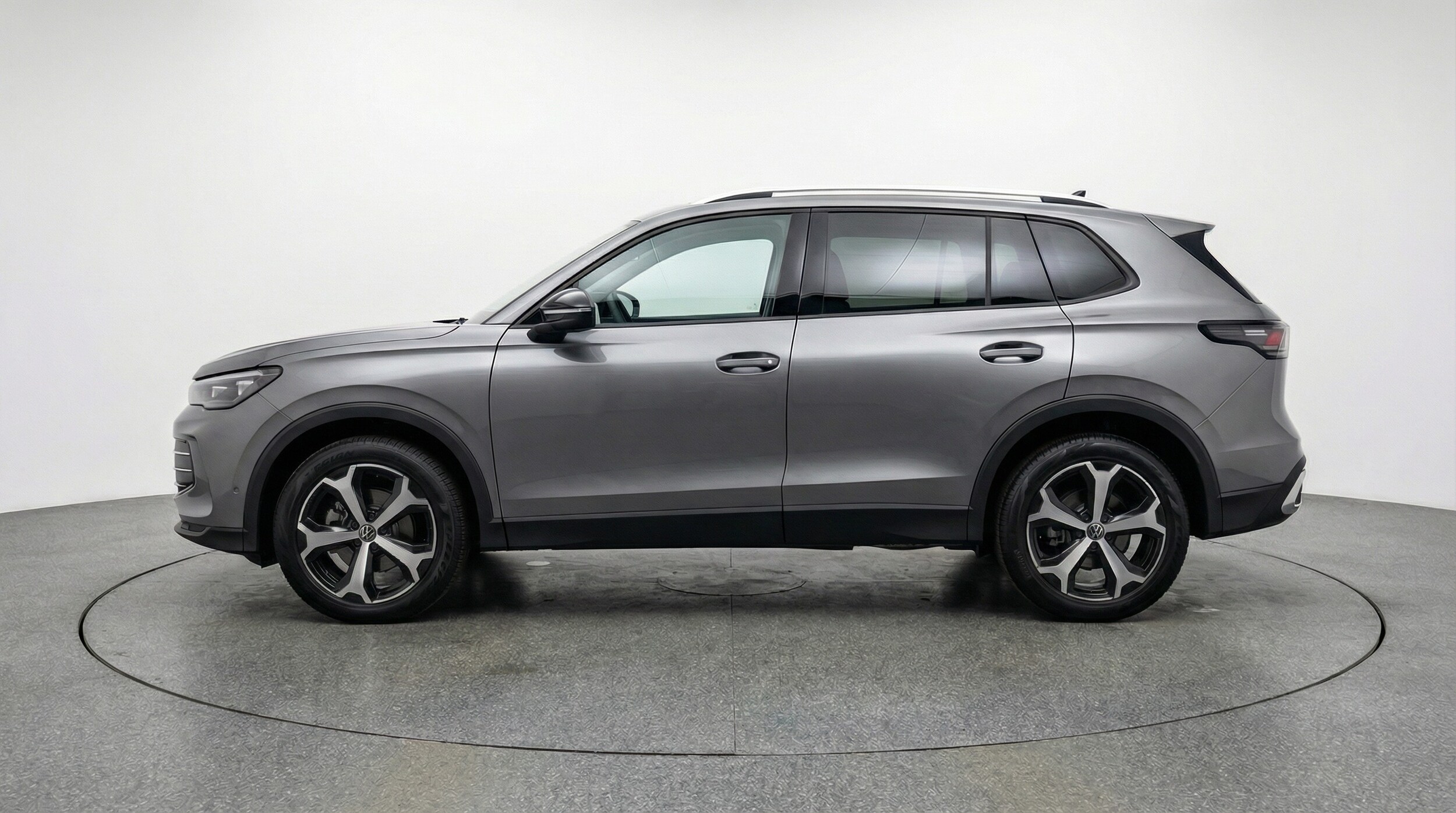 Thumbnail: 2026 Volkswagen Tiguan - 4