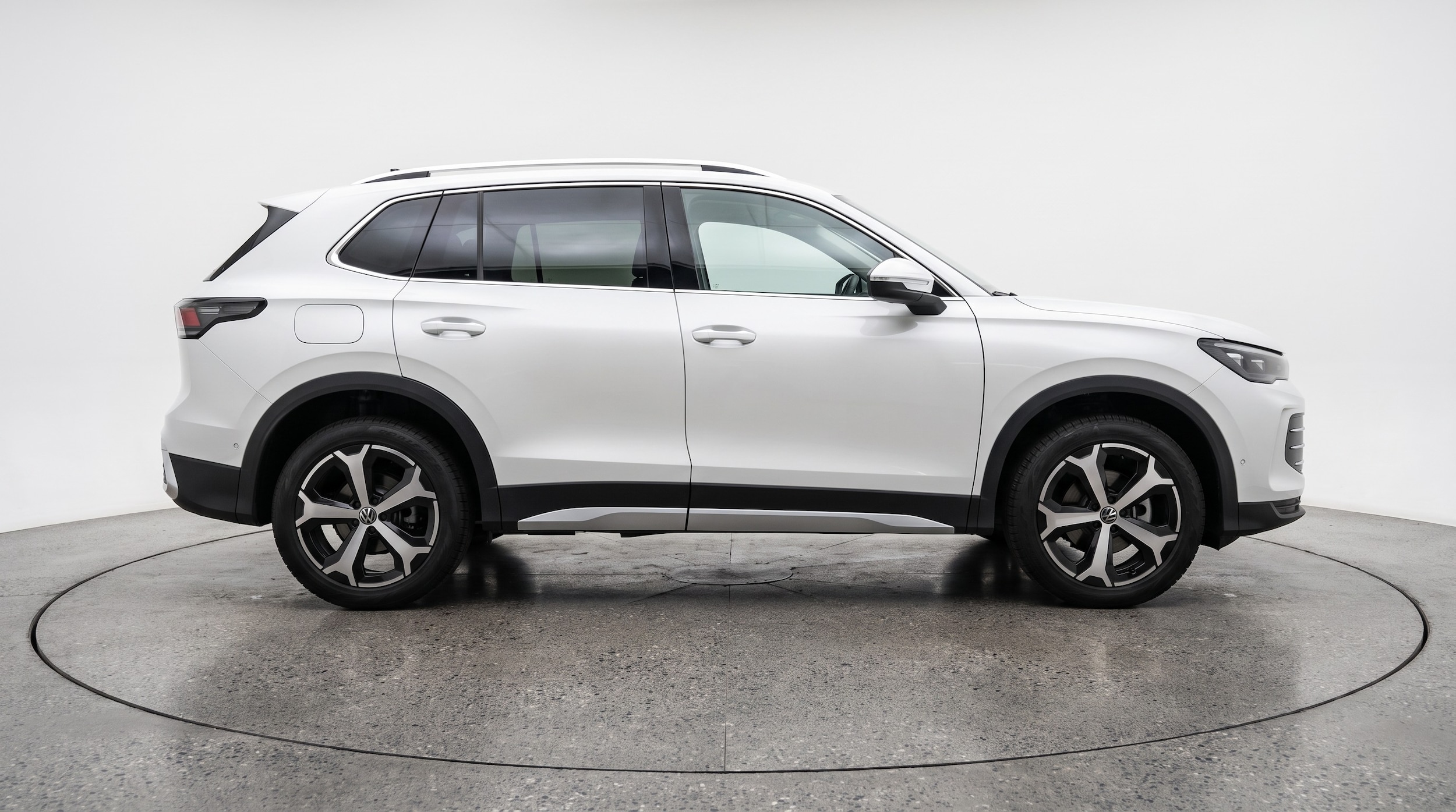 Thumbnail: 2026 Volkswagen Tiguan - 8