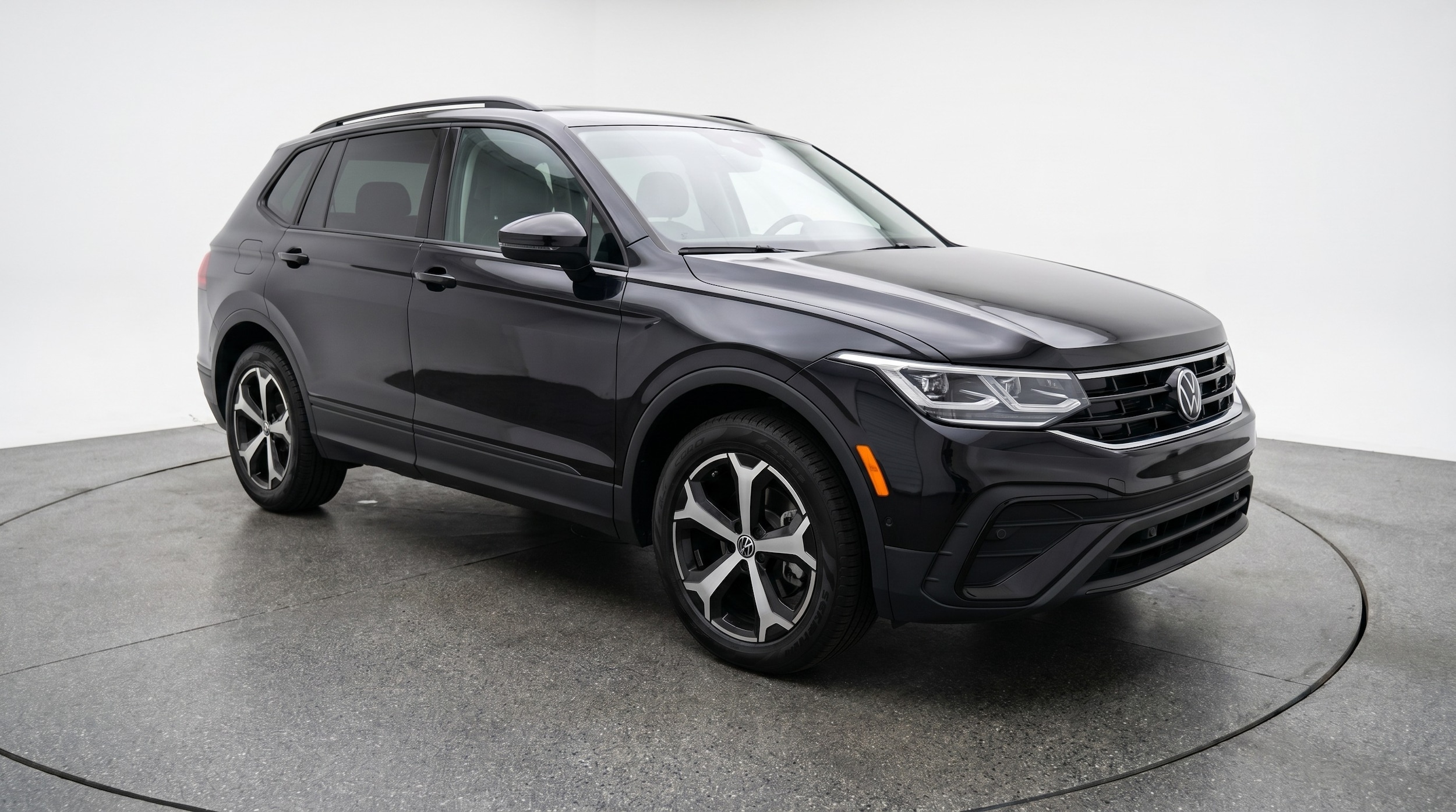Thumbnail: 2026 Volkswagen Tiguan - 1