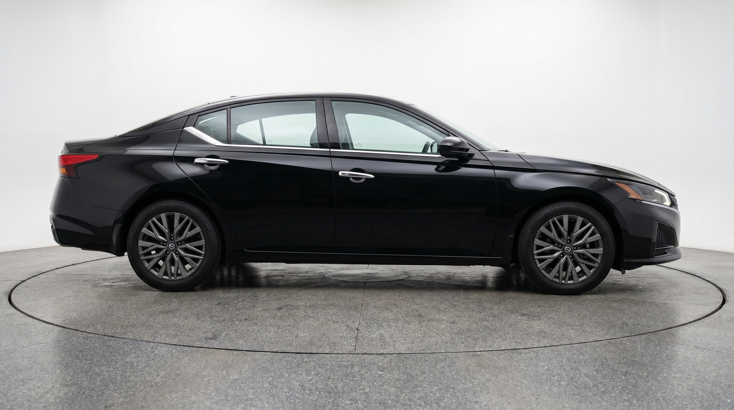 Thumbnail: 2025 Nissan Altima - 8