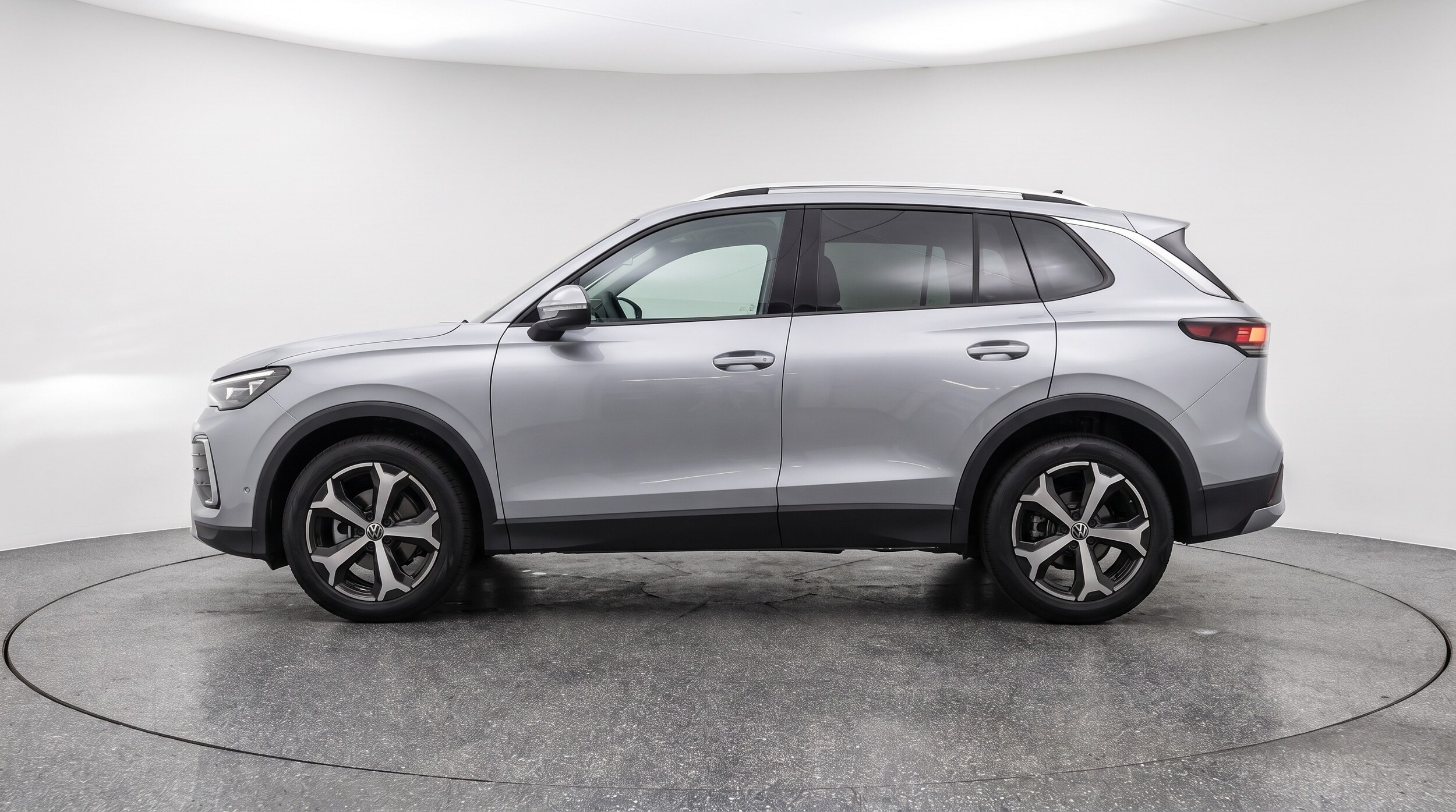 Thumbnail: 2026 Volkswagen Tiguan - 4