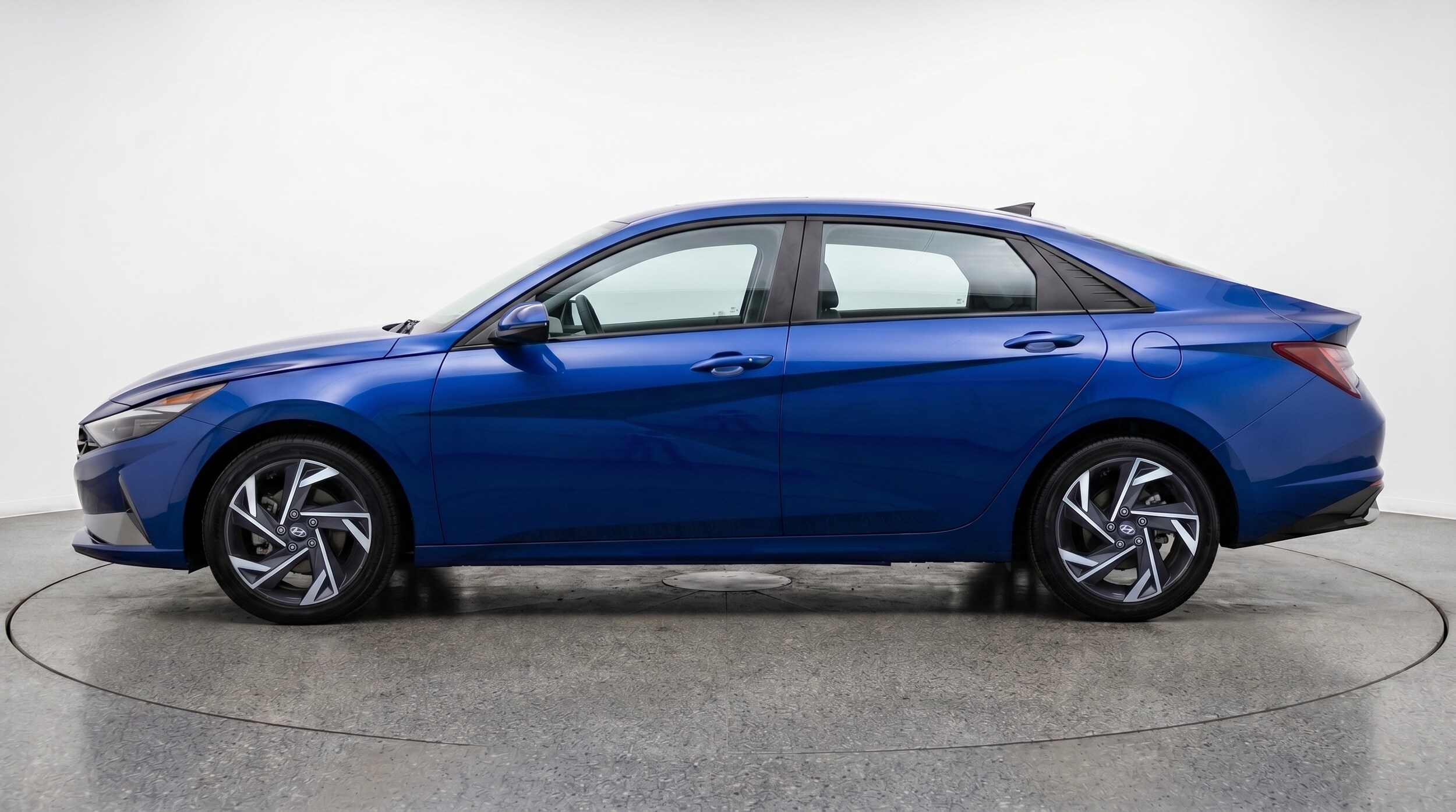 Thumbnail: 2025 Hyundai Elantra - 4