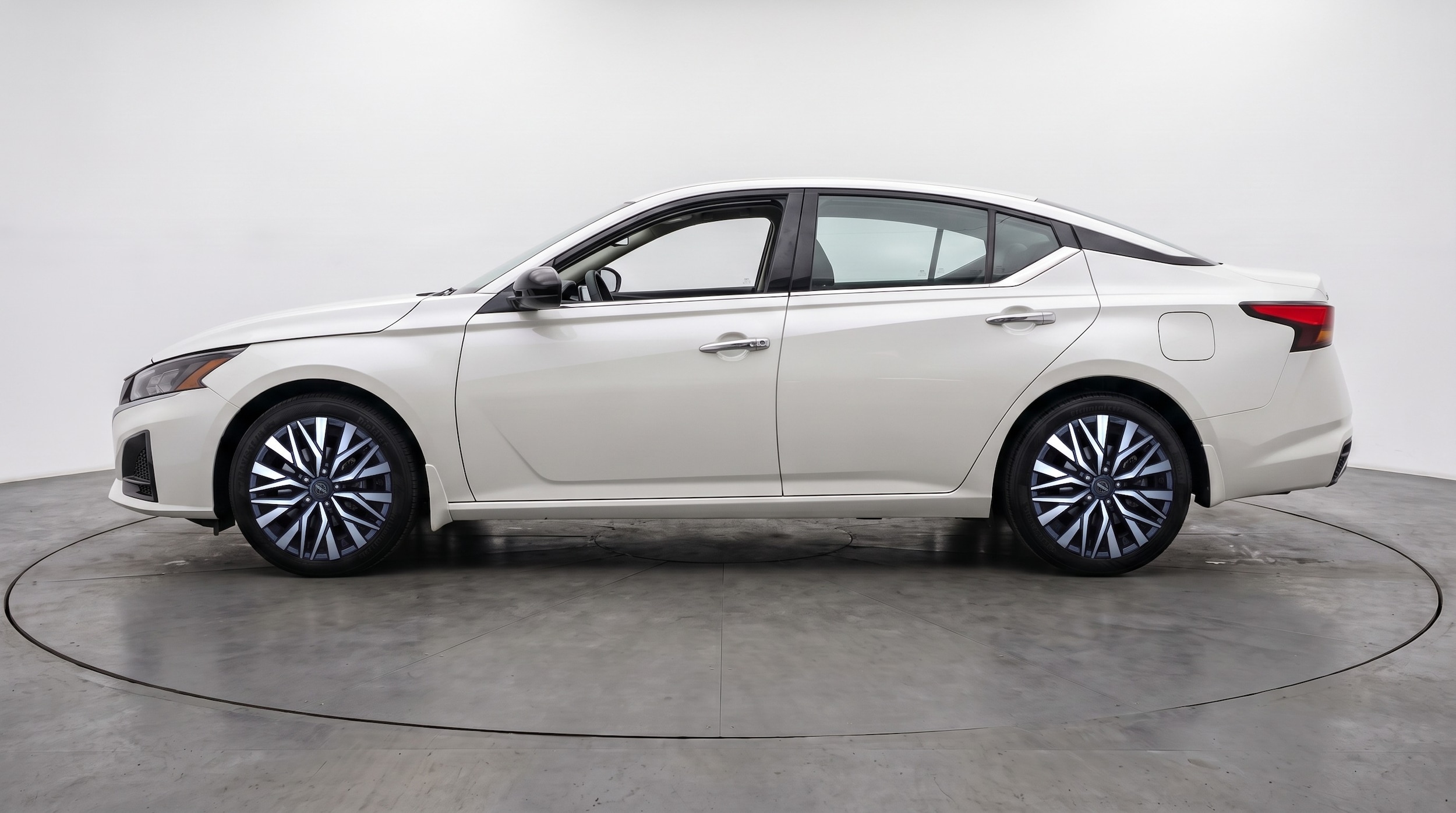 Thumbnail: 2025 Nissan Altima - 4