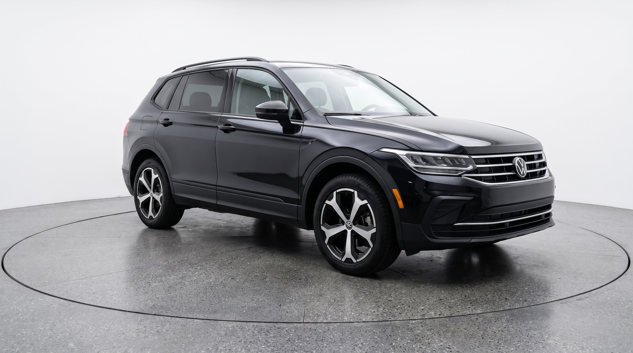 Thumbnail: 2026 Volkswagen Tiguan - 1