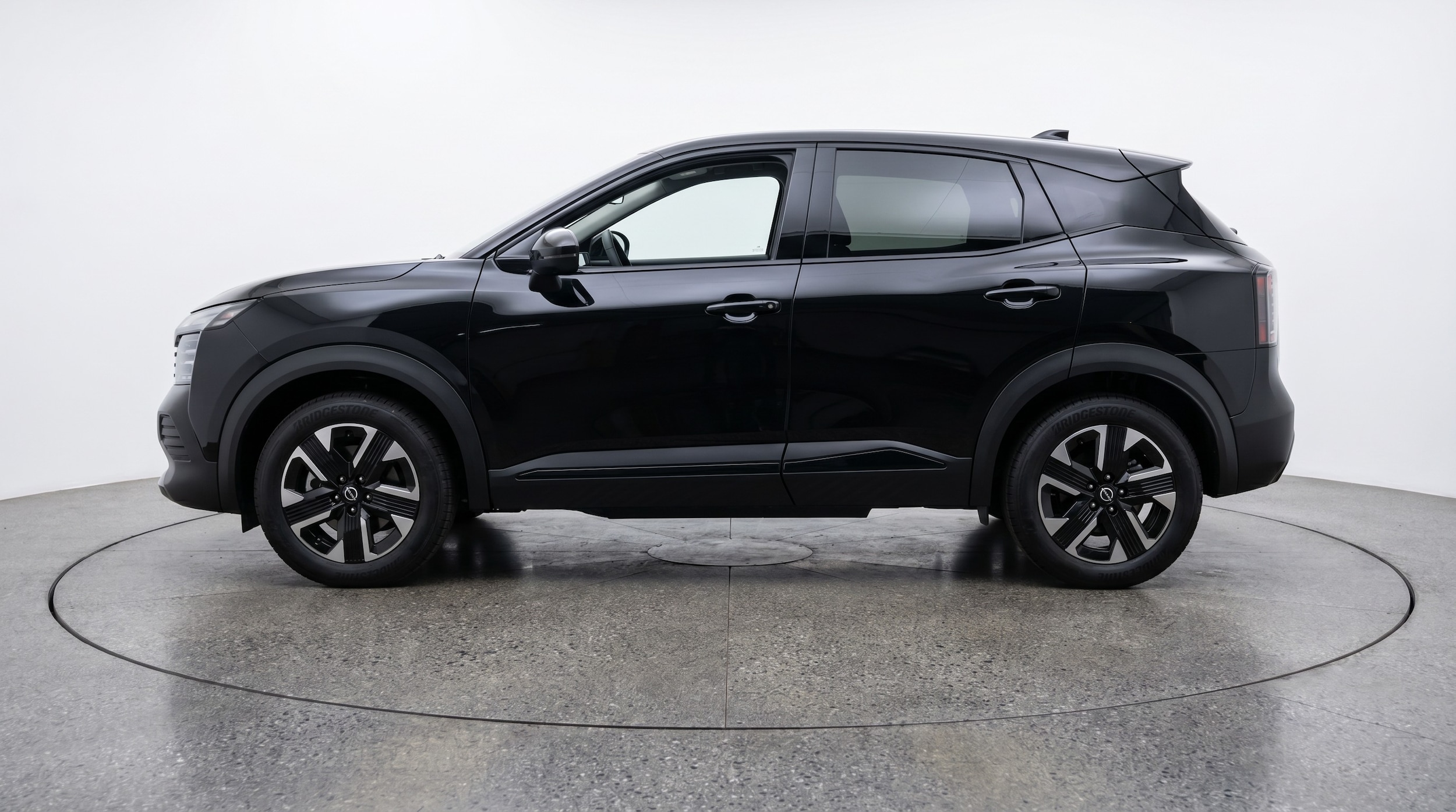 Thumbnail: 2026 Nissan Kicks - 4