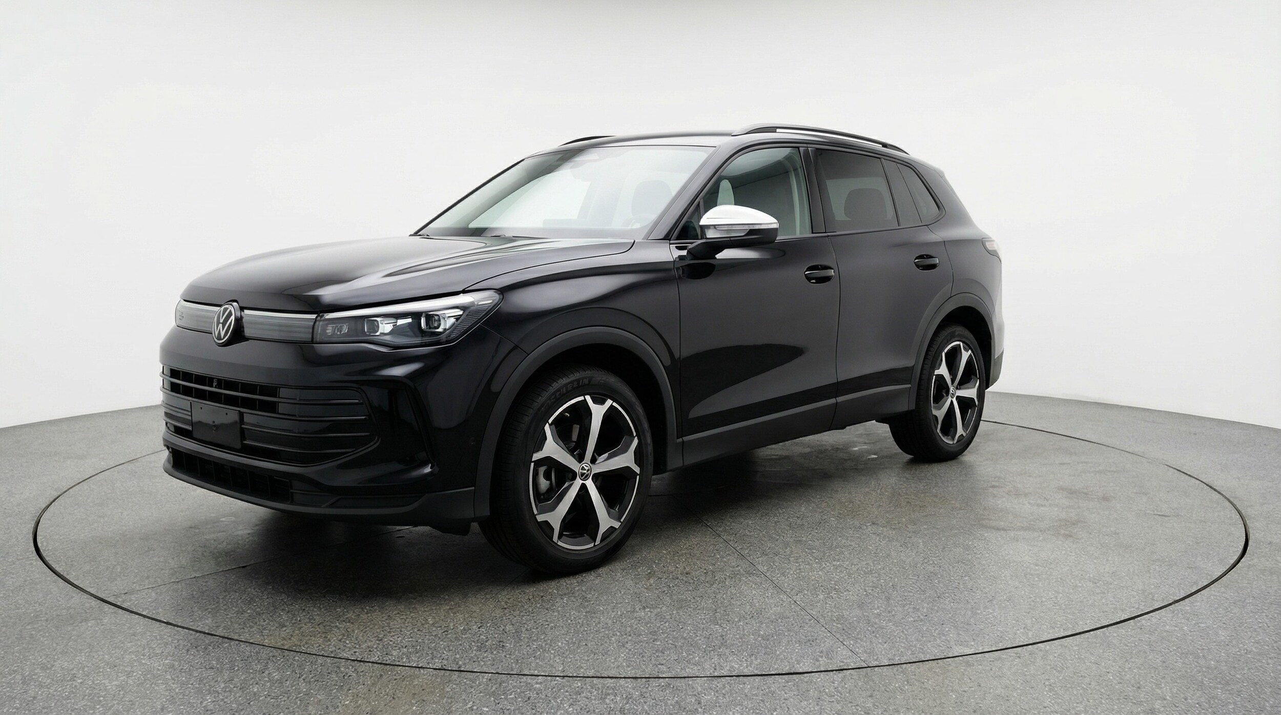 Thumbnail: 2026 Volkswagen Tiguan - 3