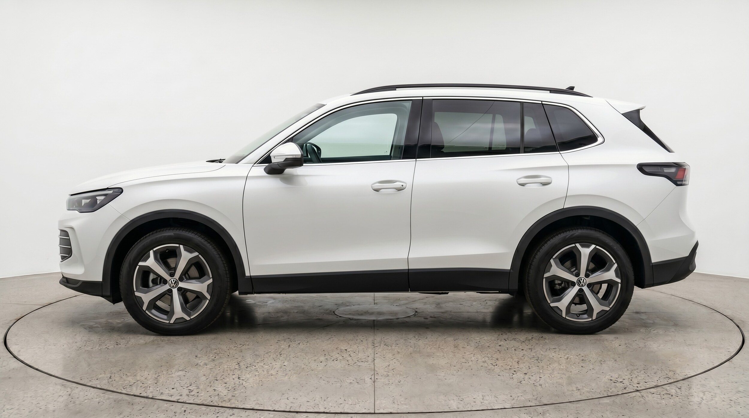 Thumbnail: 2026 Volkswagen Tiguan - 4