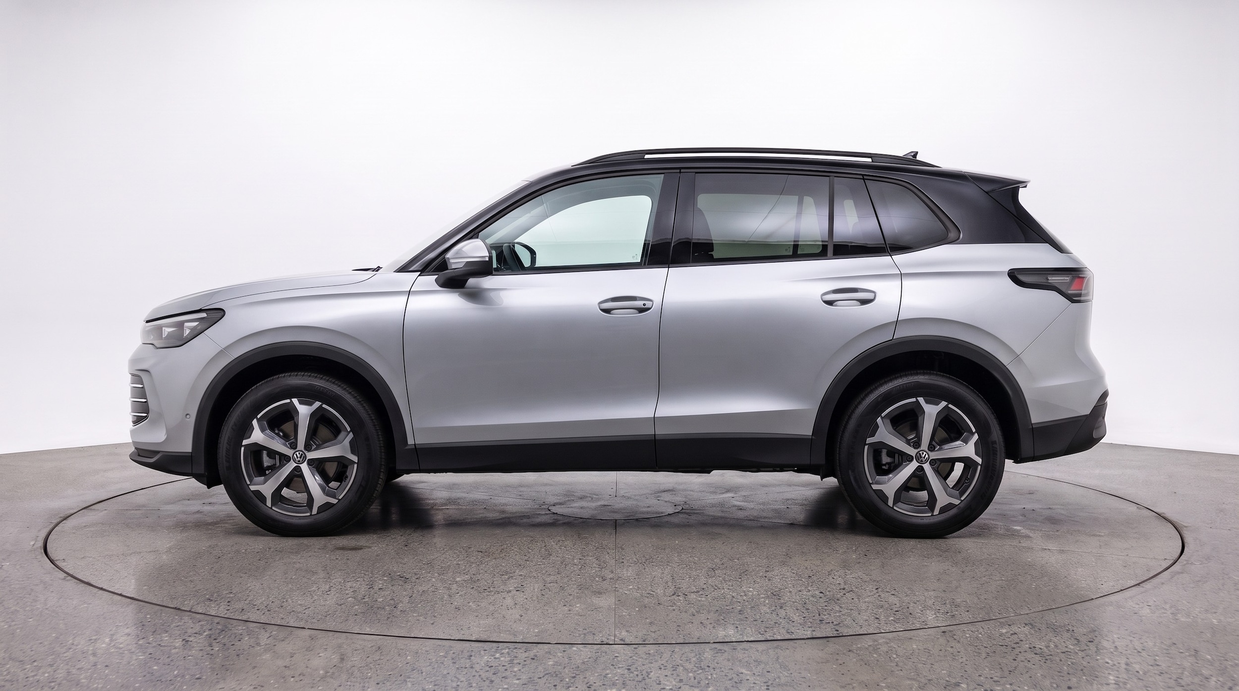 Thumbnail: 2026 Volkswagen Tiguan - 4
