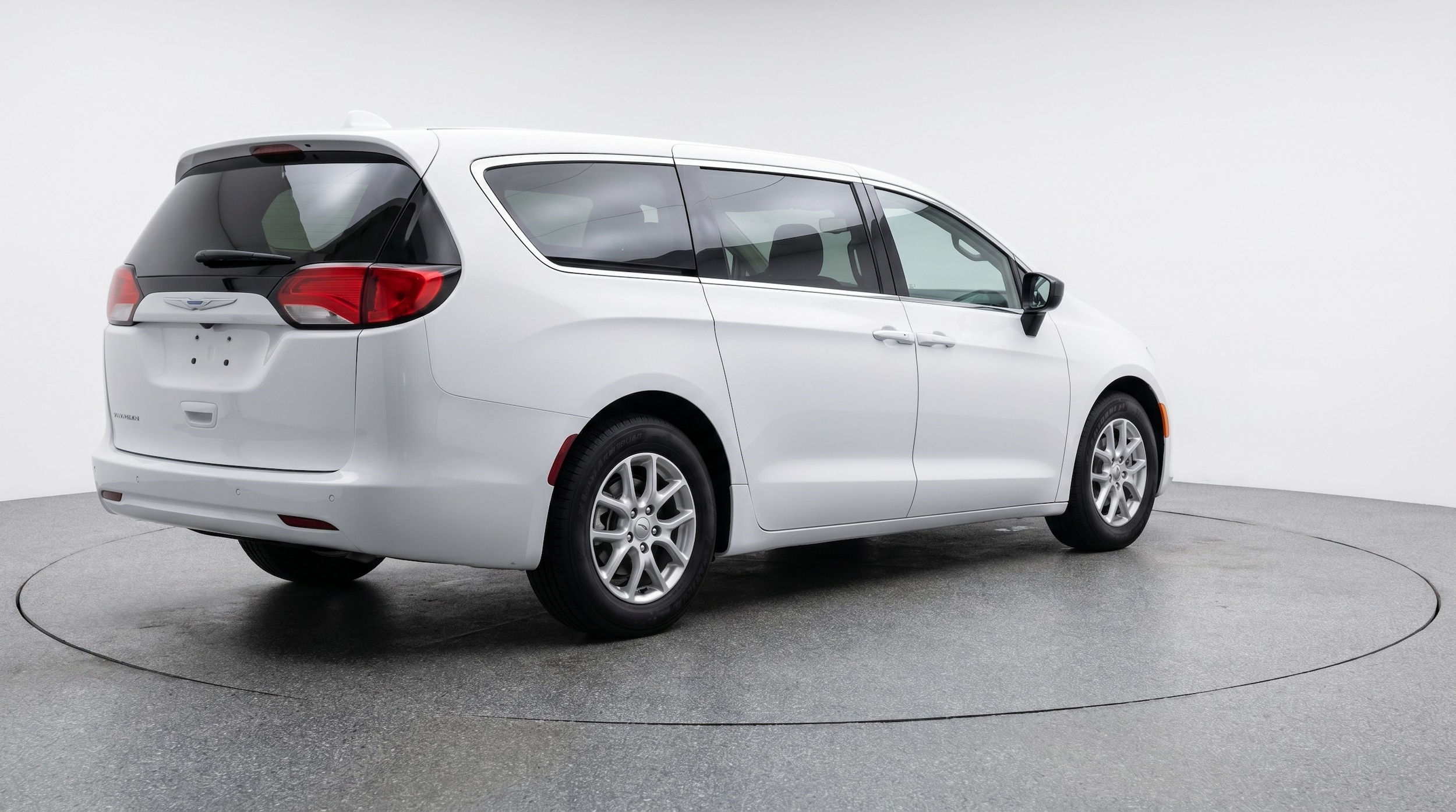 Thumbnail: 2024 Chrysler Voyager - 7
