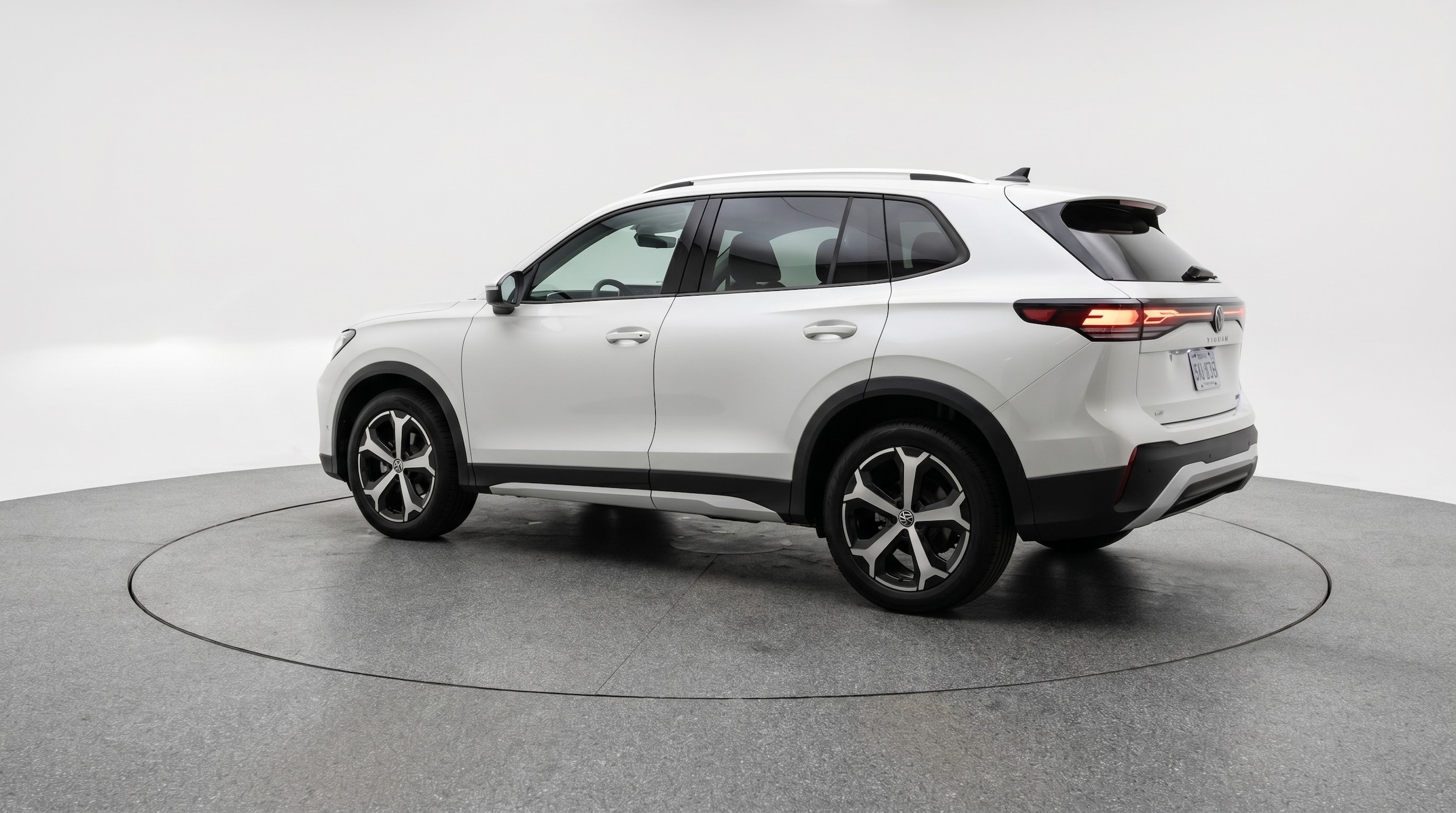 Thumbnail: 2026 Volkswagen Tiguan - 5