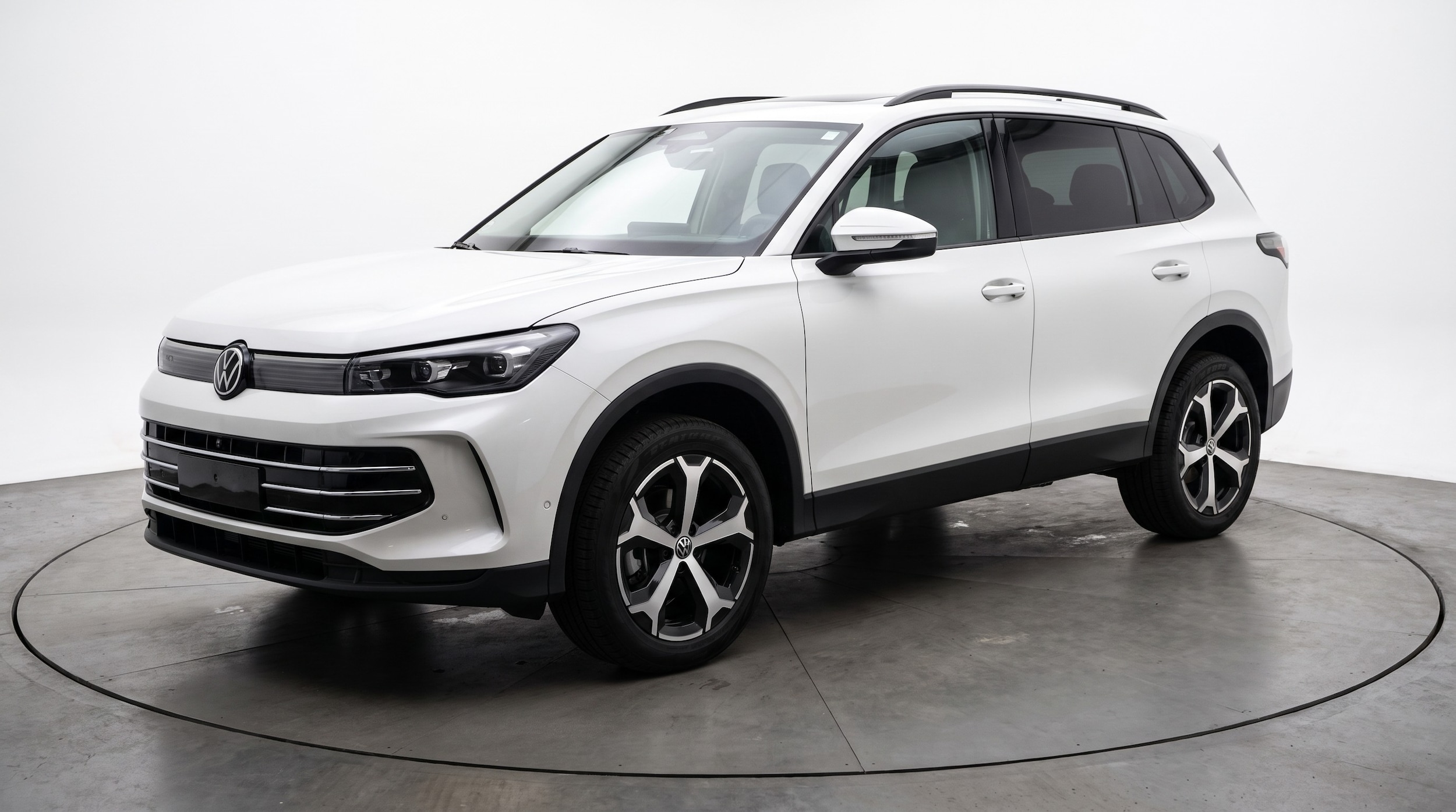 Thumbnail: 2026 Volkswagen Tiguan - 3