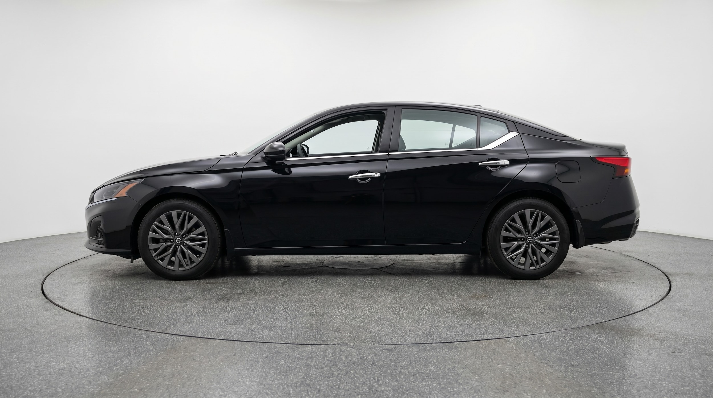 Thumbnail: 2025 Nissan Altima - 4