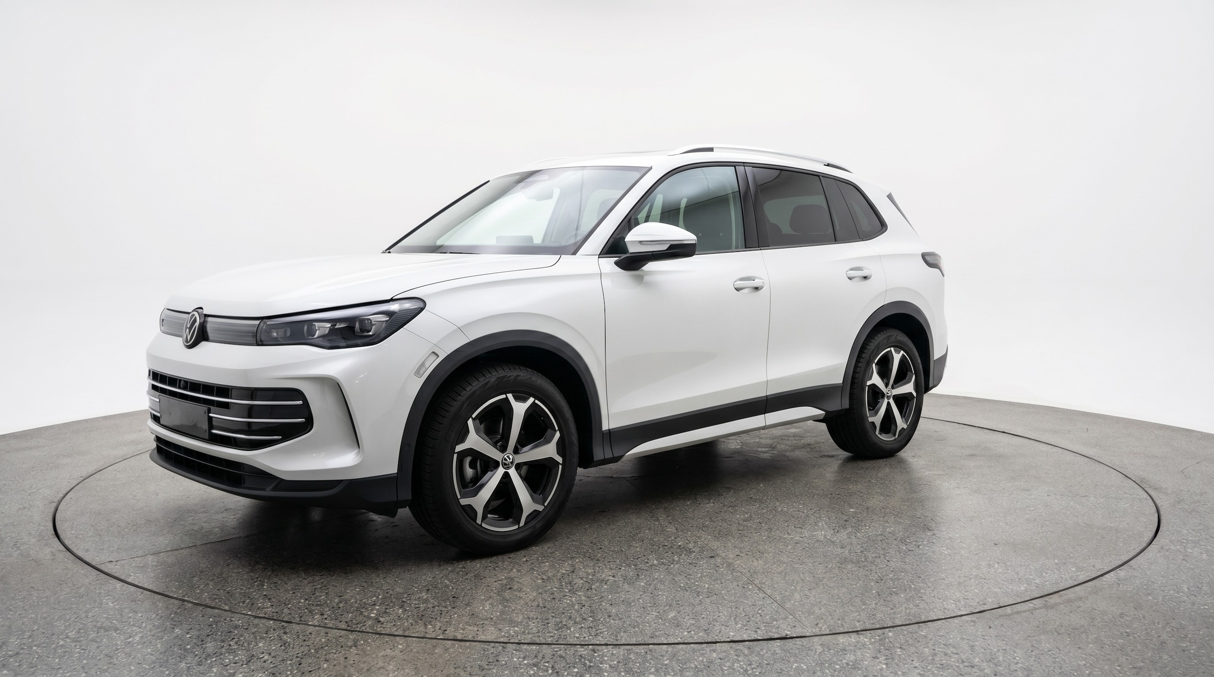 Thumbnail: 2026 Volkswagen Tiguan - 3
