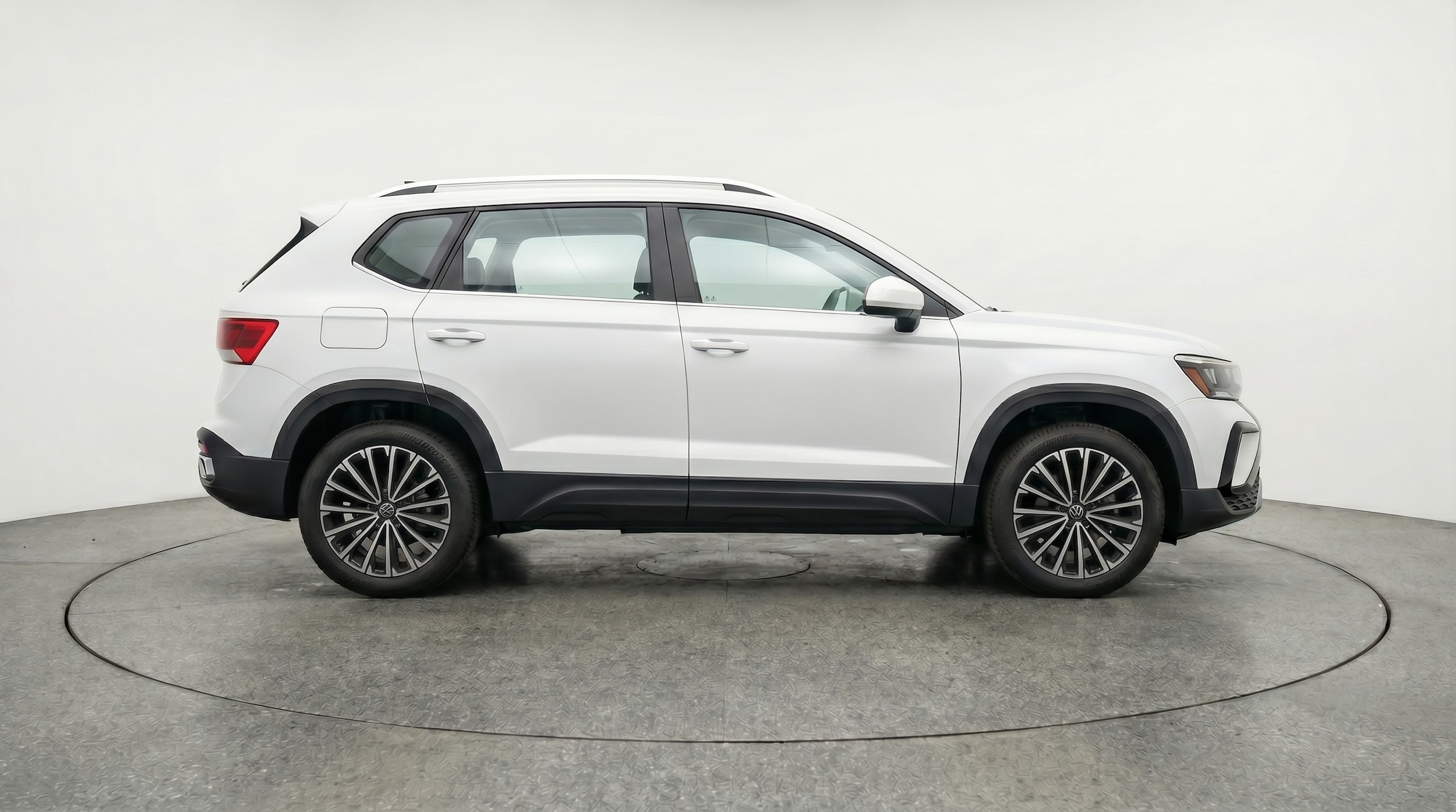 Thumbnail: 2026 Volkswagen Taos - 8